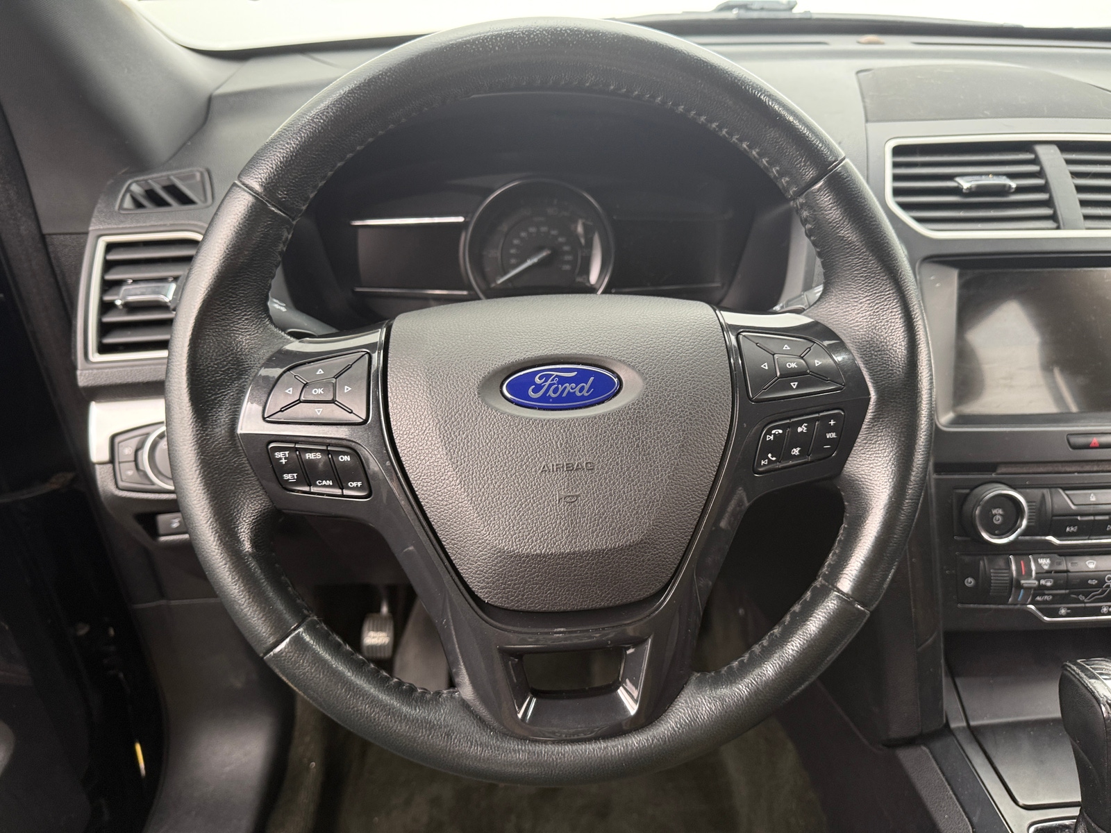 Thumbnail: 2017 Ford Explorer - 5