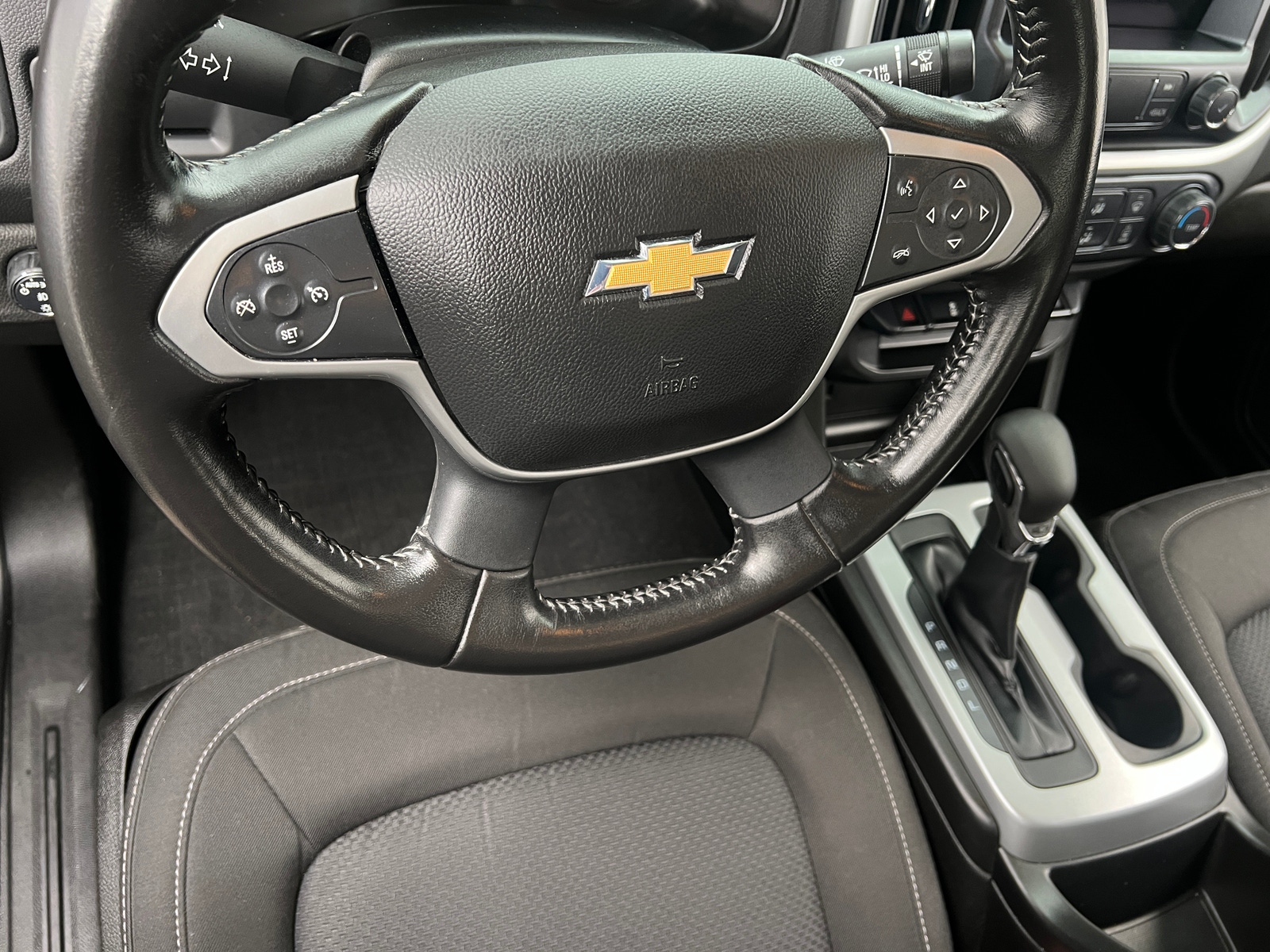 Thumbnail: 2022 Chevrolet Colorado - 5