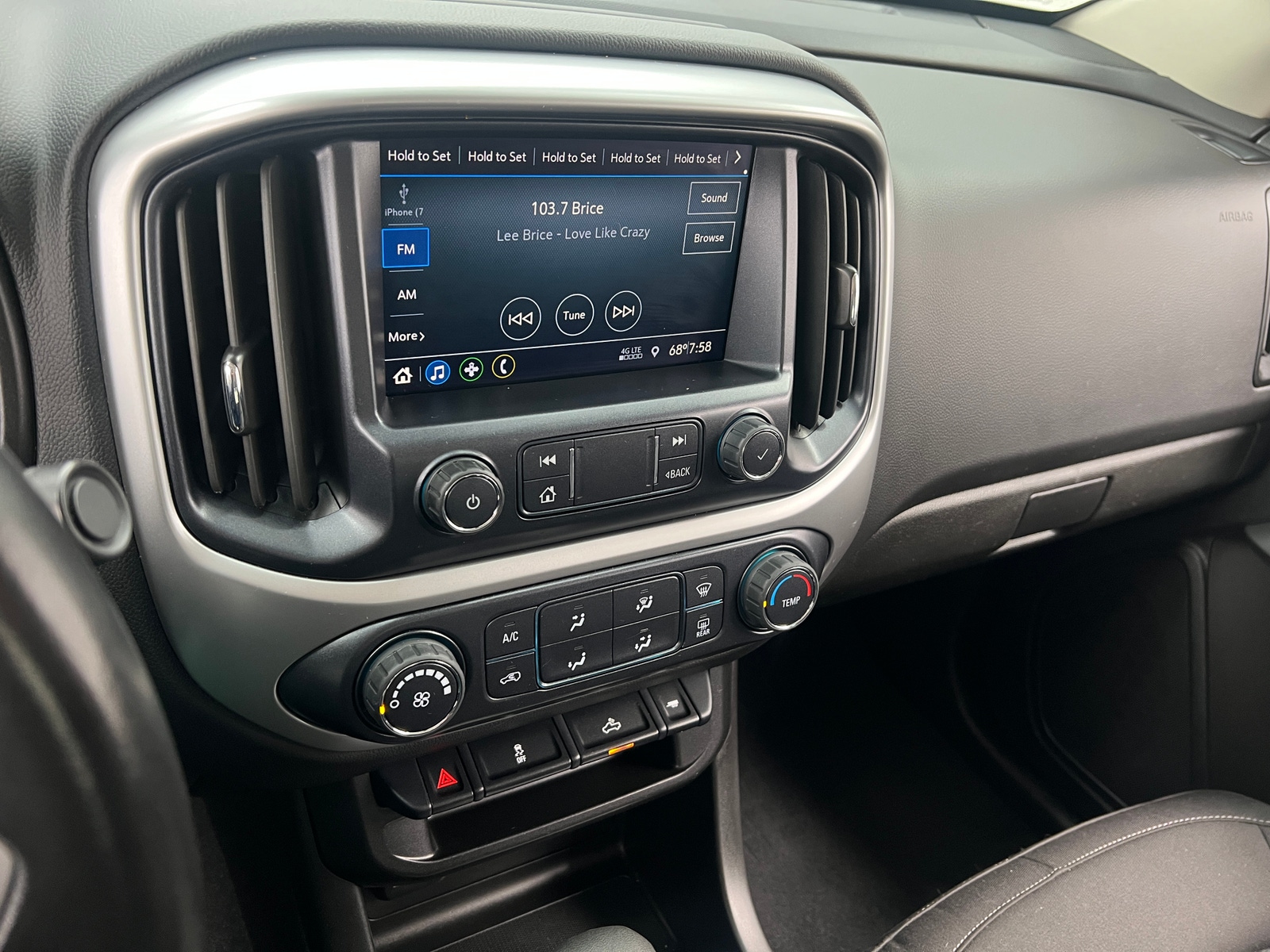 Thumbnail: 2022 Chevrolet Colorado - 4