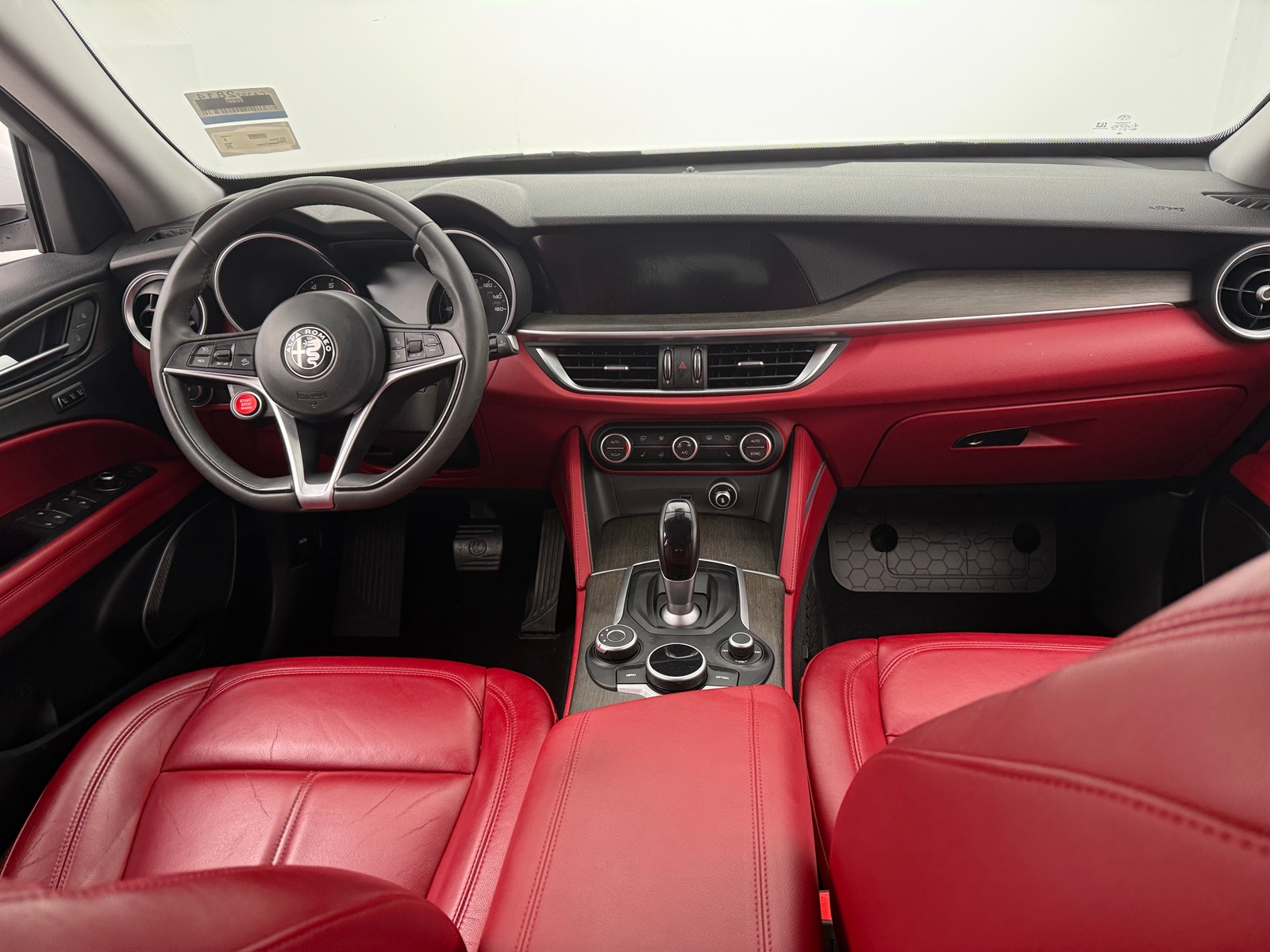 Thumbnail: 2019 Alfa Romeo Stelvio - 3