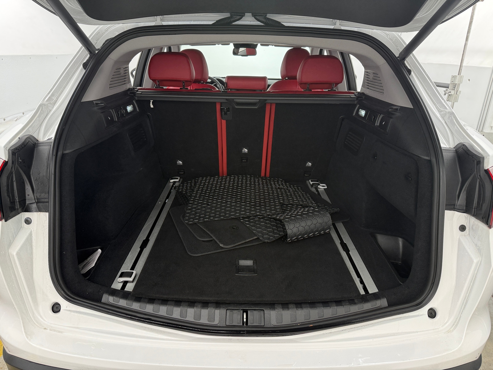 Thumbnail: 2019 Alfa Romeo Stelvio - 7