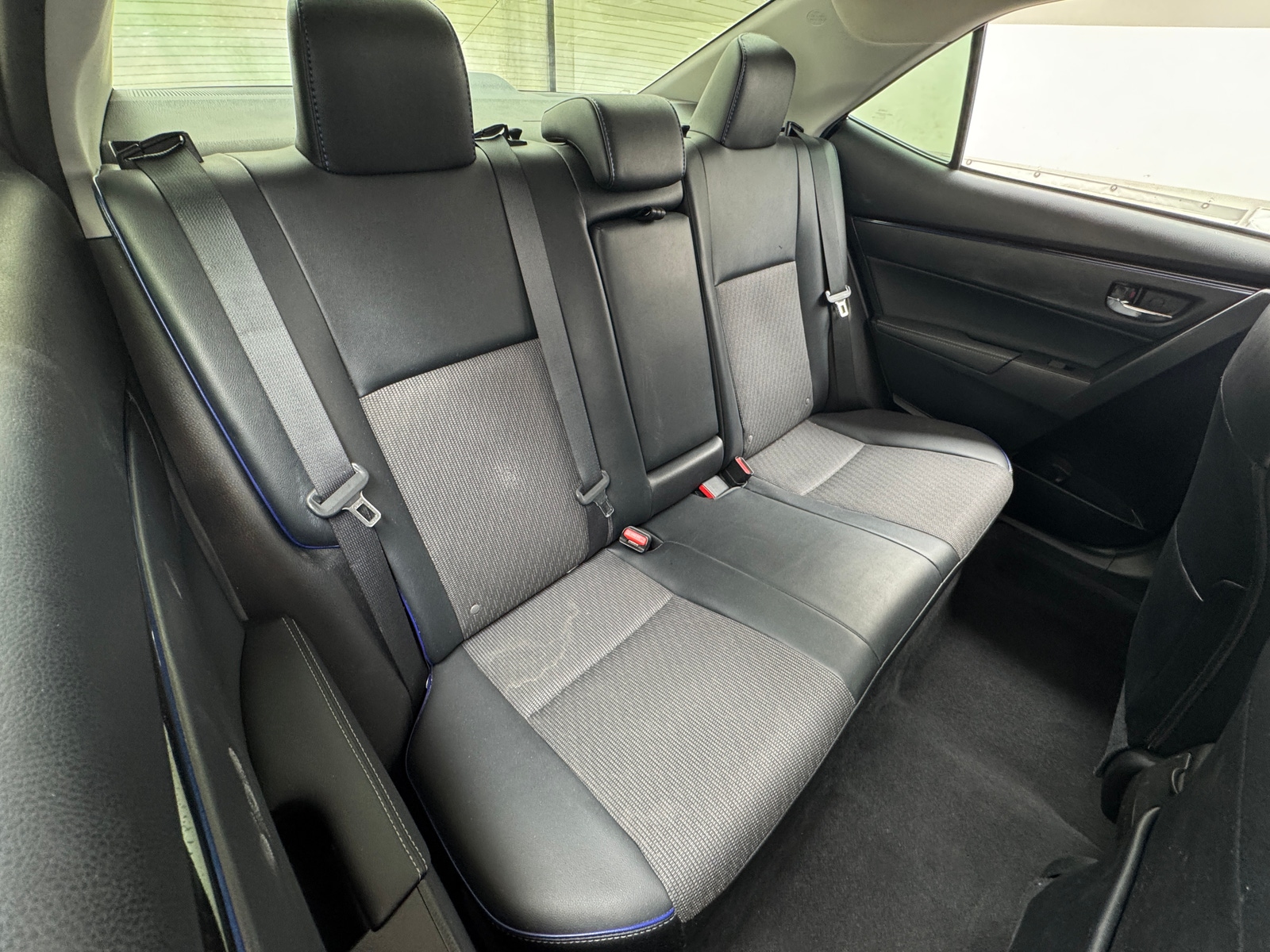 Thumbnail: 2017 Toyota Corolla - 6