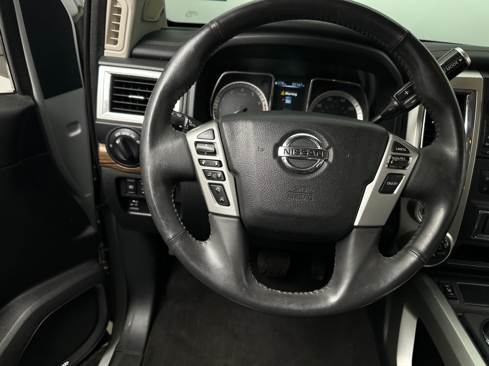 Thumbnail: 2017 Nissan Titan - 4