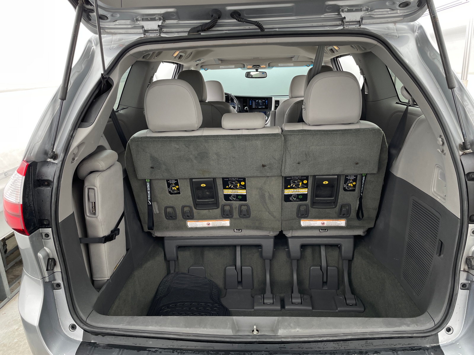 Thumbnail: 2016 Toyota Sienna - 6