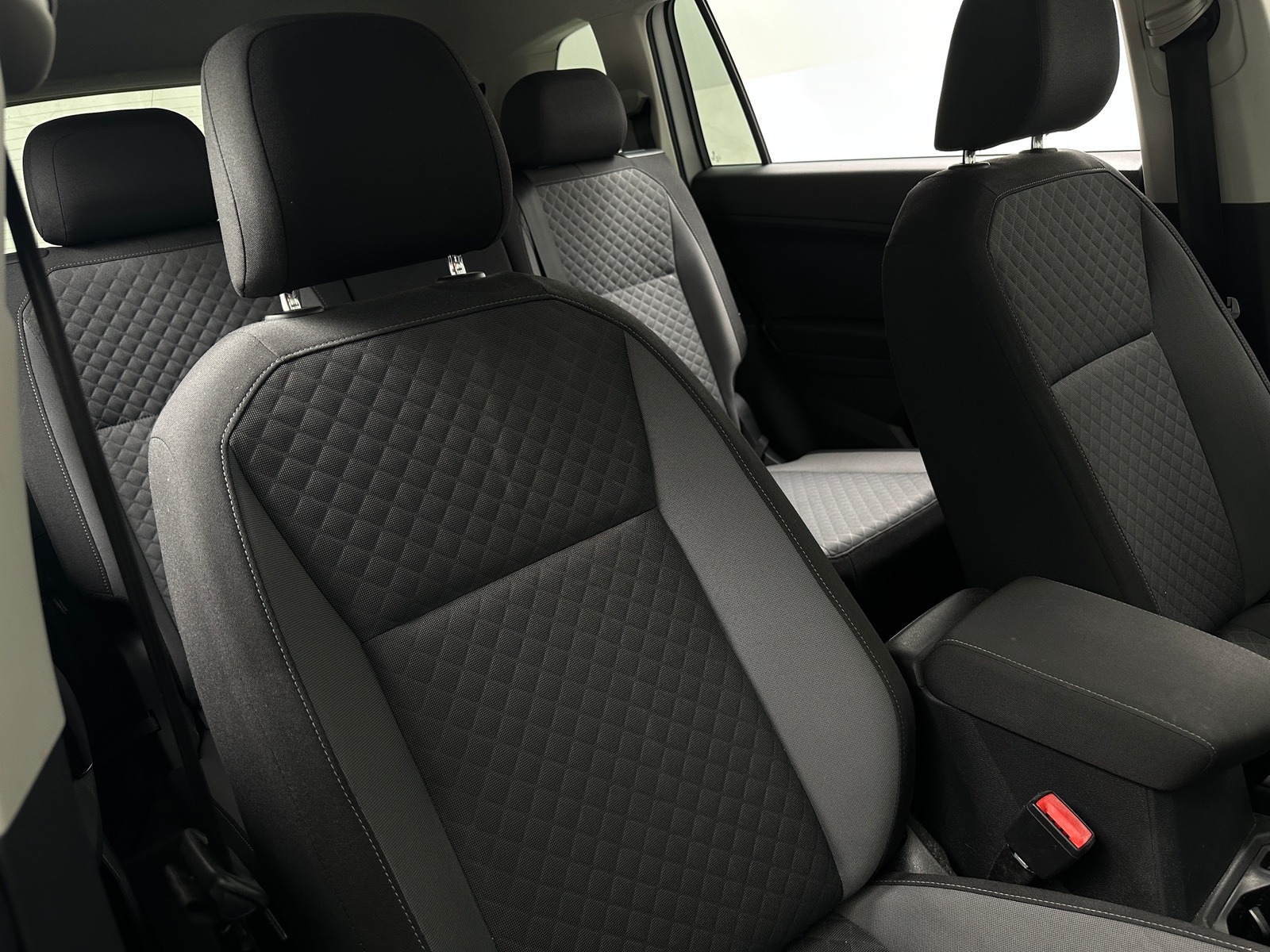 Thumbnail: 2018 Volkswagen Tiguan - 2