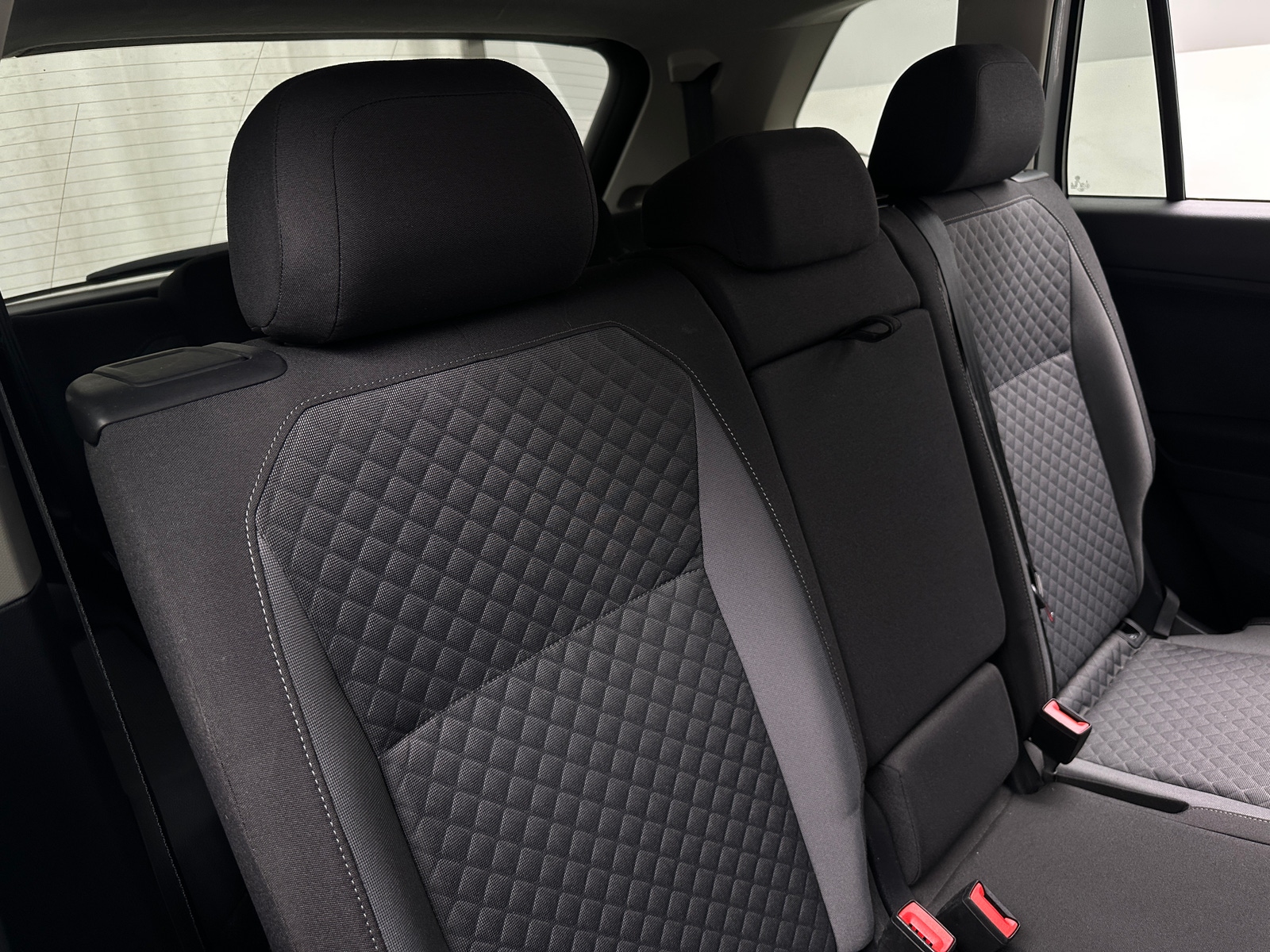 Thumbnail: 2018 Volkswagen Tiguan - 6