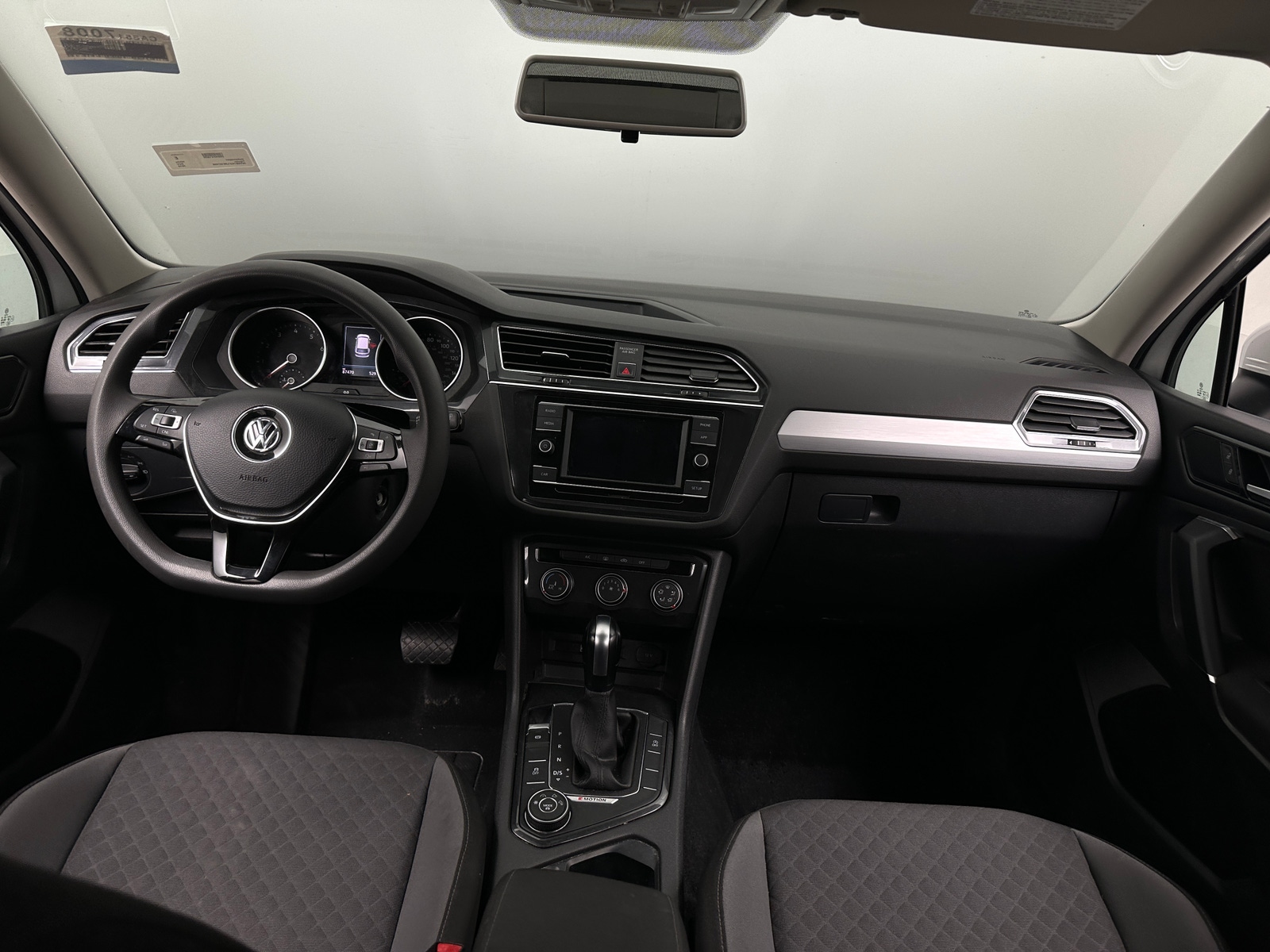 Thumbnail: 2018 Volkswagen Tiguan - 3