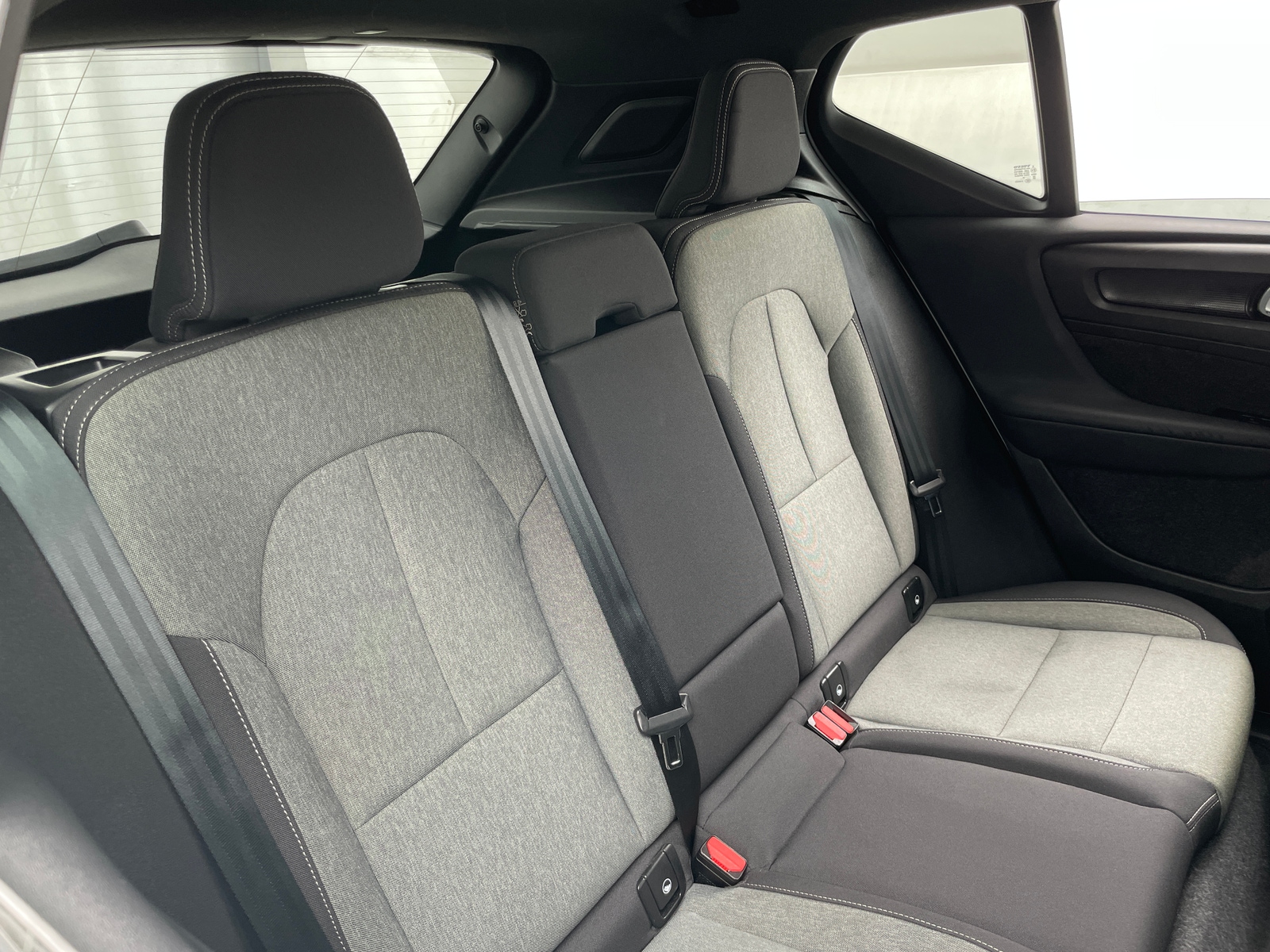 Thumbnail: 2024 Volvo XC40 - 6