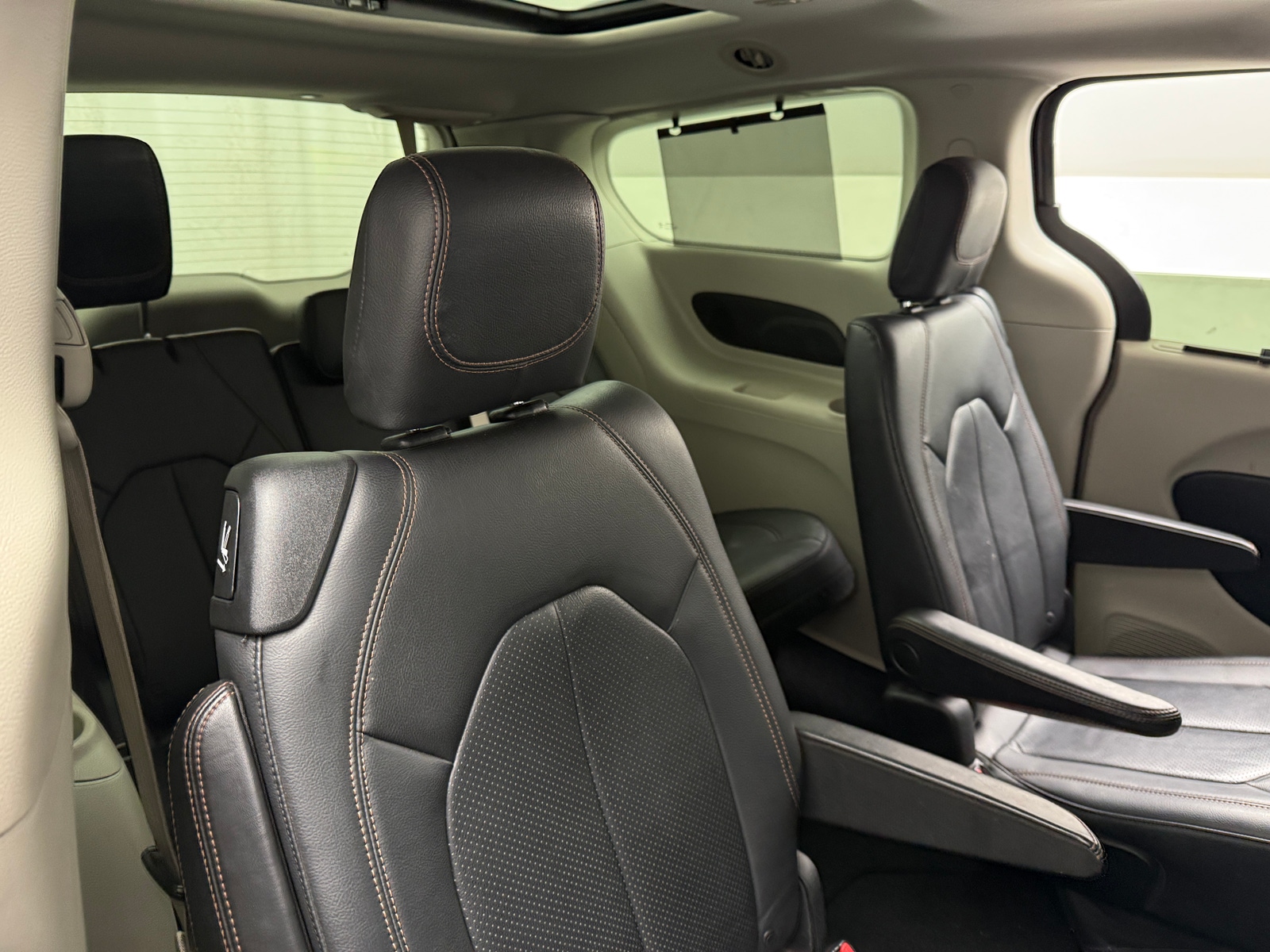 Thumbnail: 2018 Chrysler Pacifica - 5