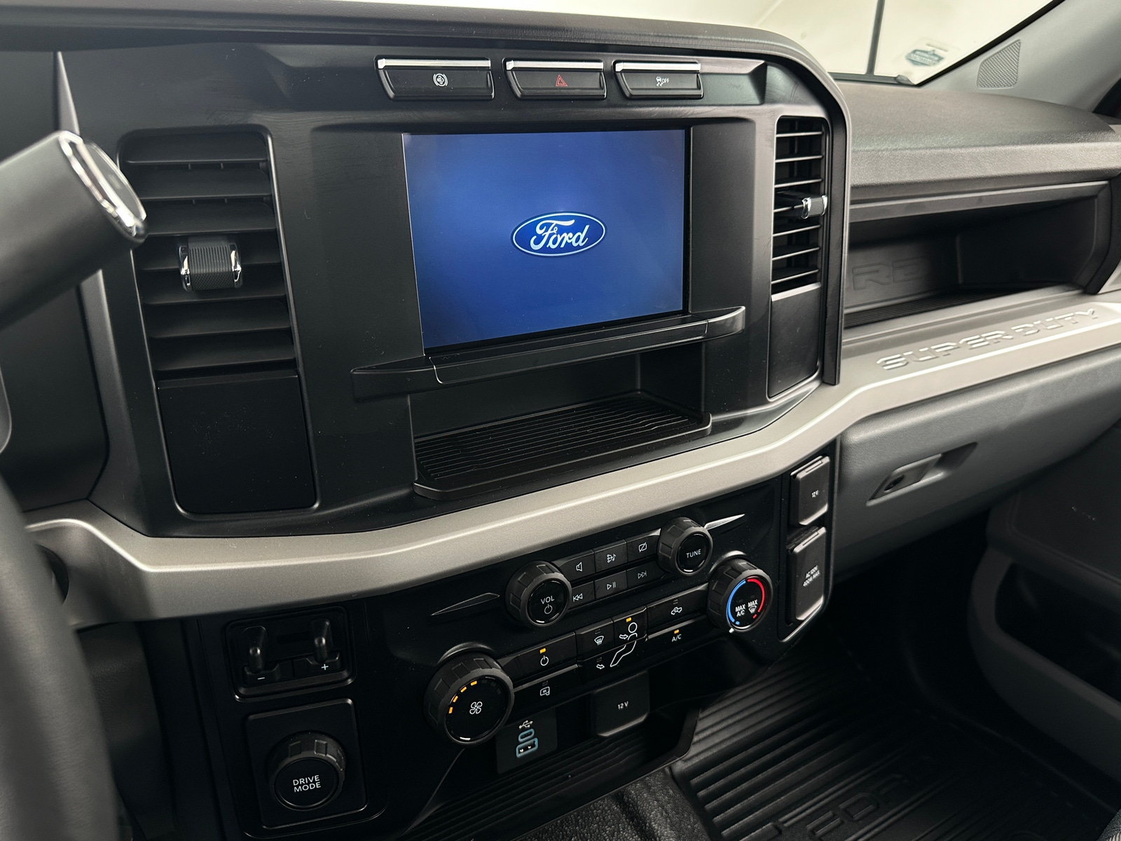 Thumbnail: 2024 Ford Econoline - 3