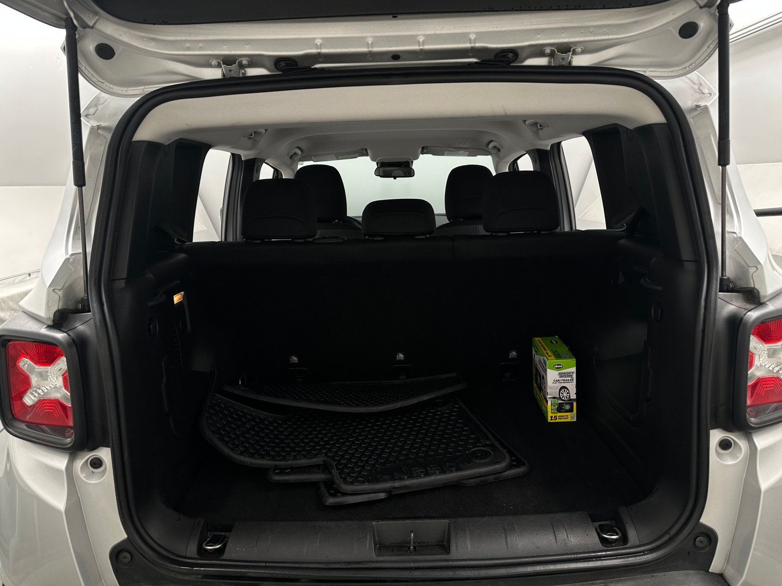 Thumbnail: 2020 Jeep Renegade - 7