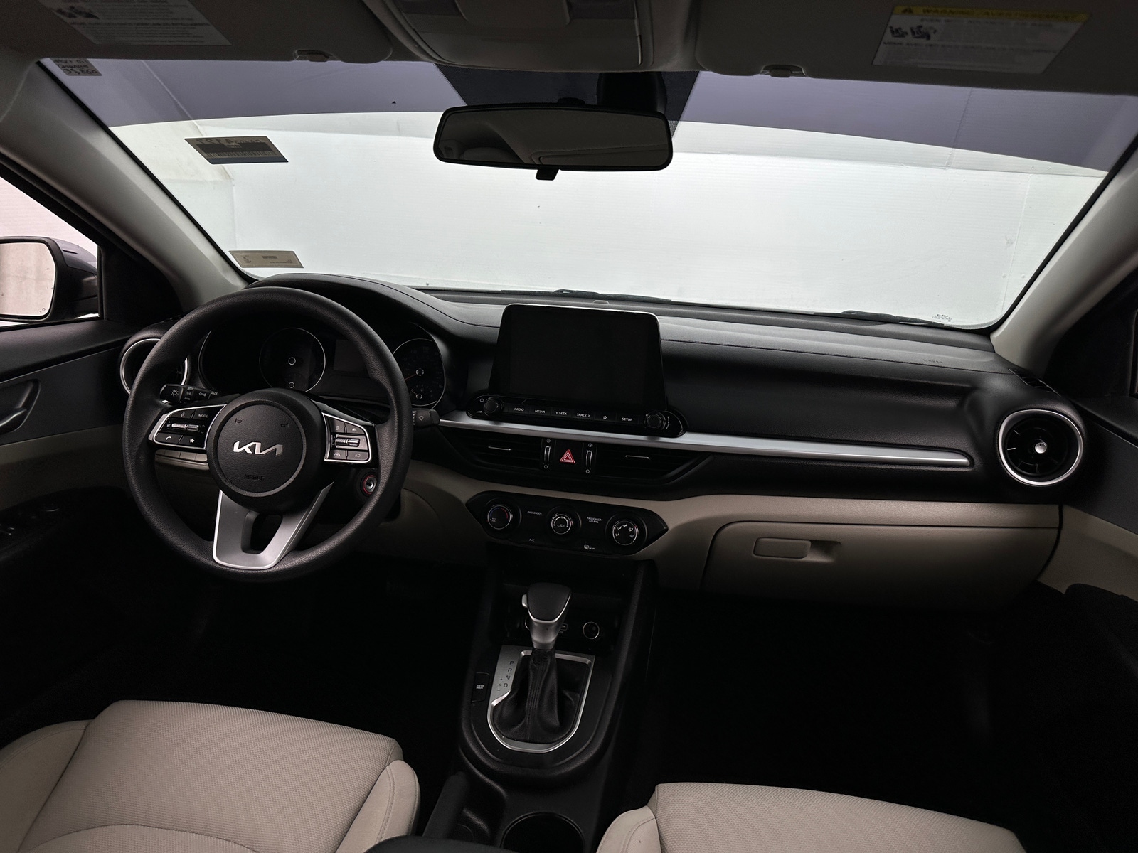 Thumbnail: 2023 Kia Forte - 3