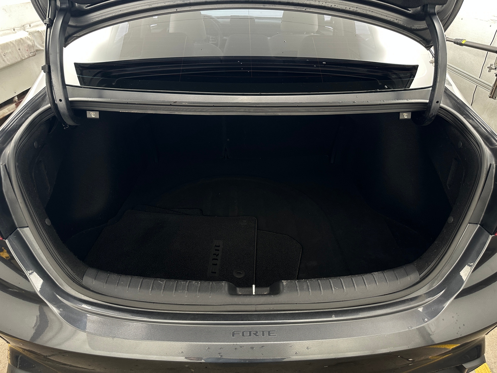 Thumbnail: 2023 Kia Forte - 7