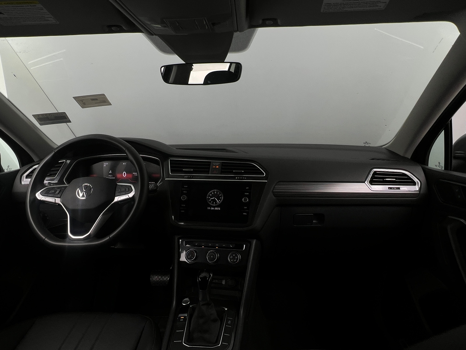 Thumbnail: 2024 Volkswagen Tiguan - 2