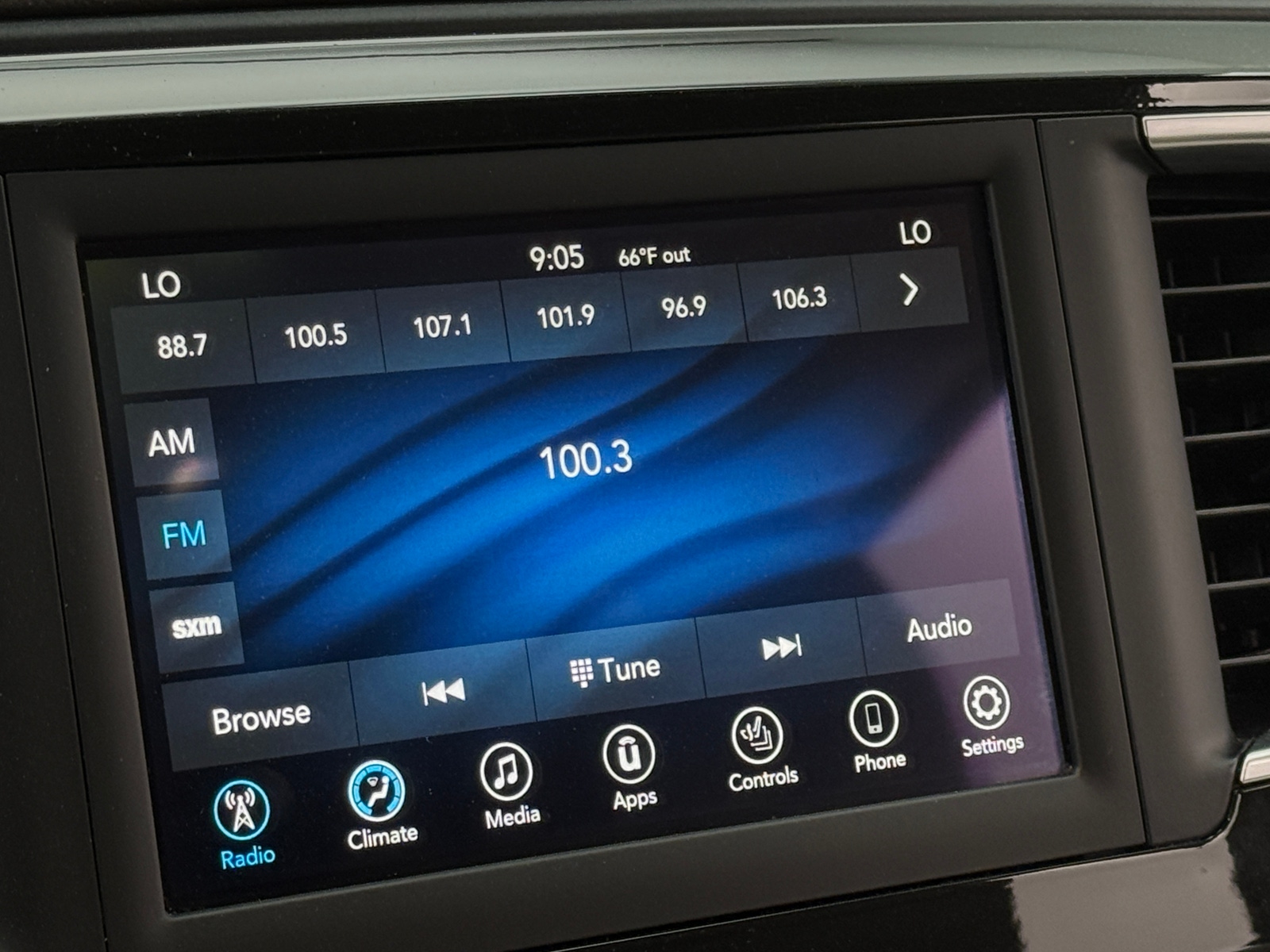 Thumbnail: 2020 Chrysler Pacifica - 3