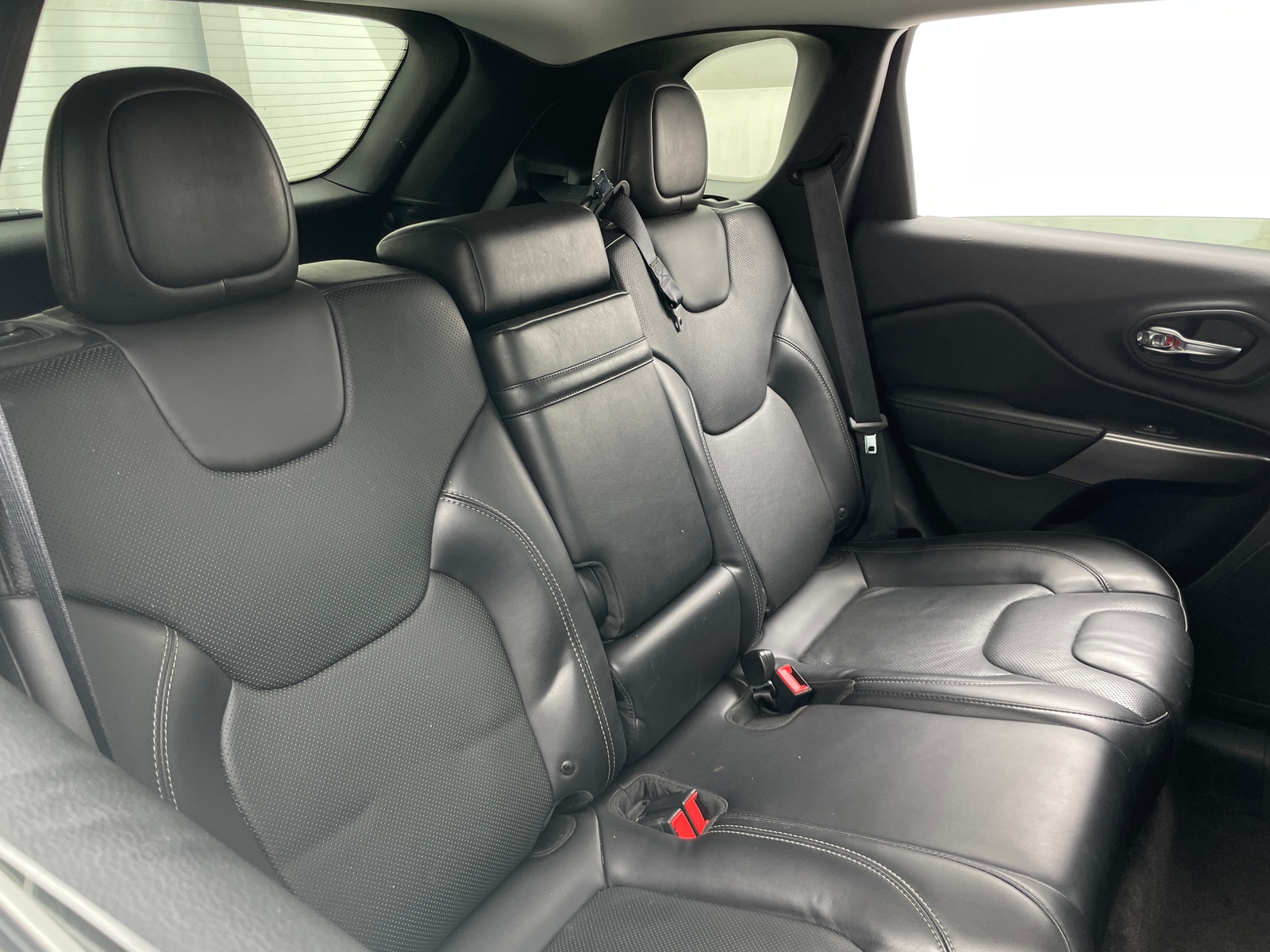 Thumbnail: 2019 Jeep Cherokee - 5