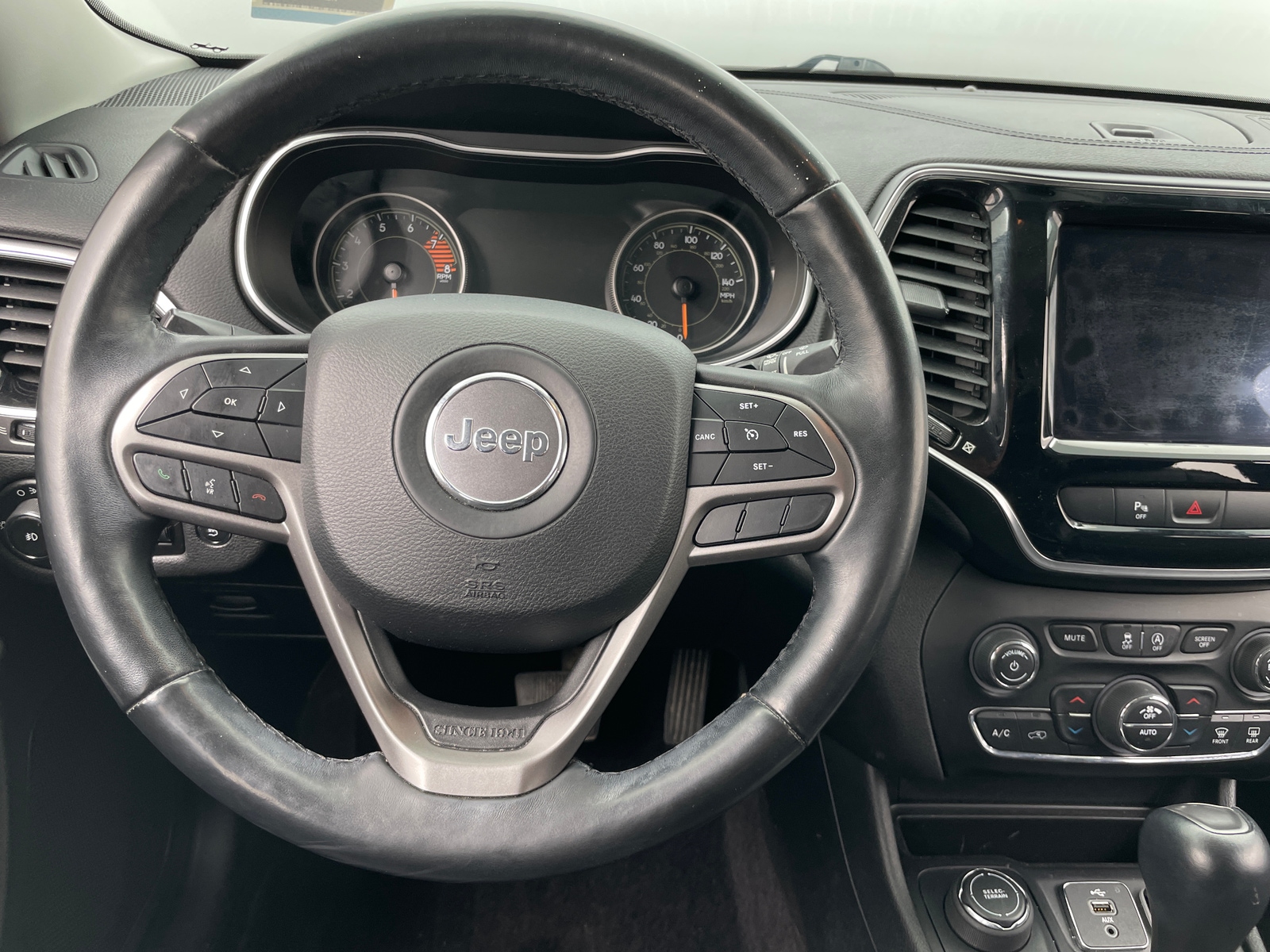 Thumbnail: 2019 Jeep Cherokee - 4