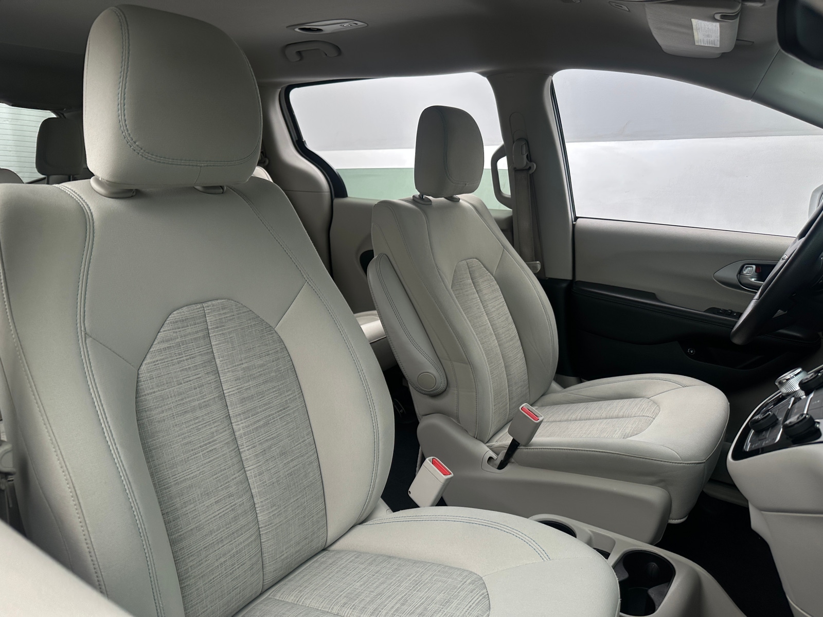 Thumbnail: 2018 Chrysler Pacifica - 2