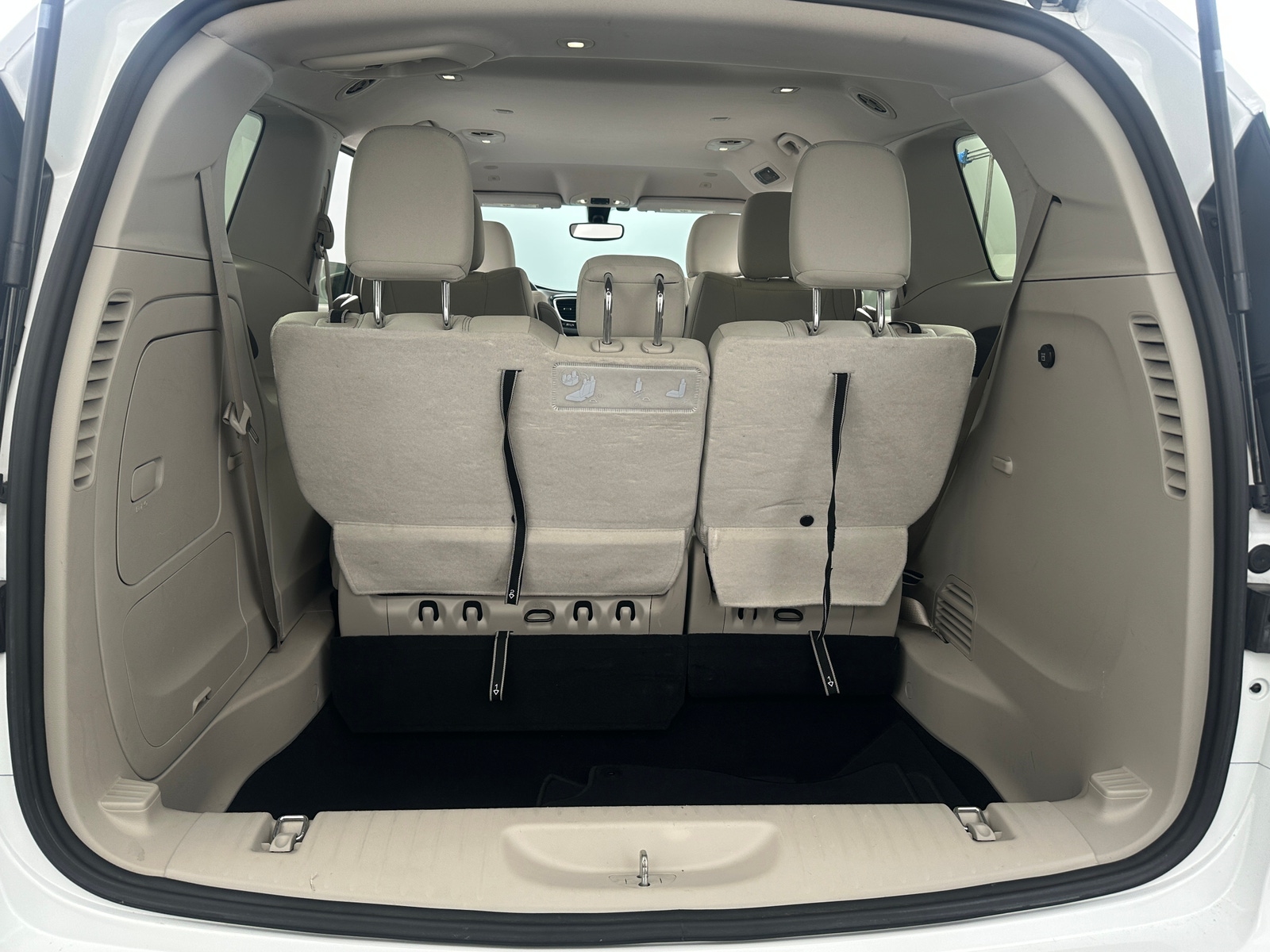 Thumbnail: 2018 Chrysler Pacifica - 7