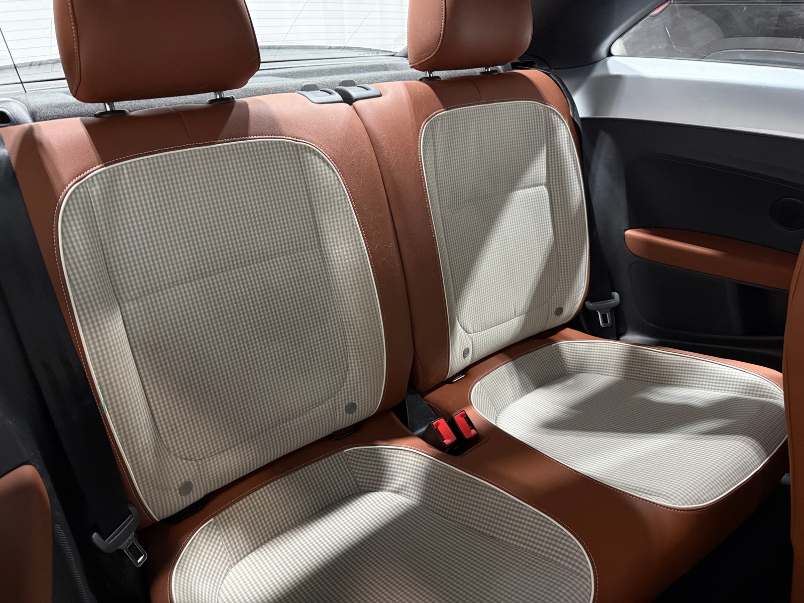 Thumbnail: 2015 Volkswagen Beetle - 6