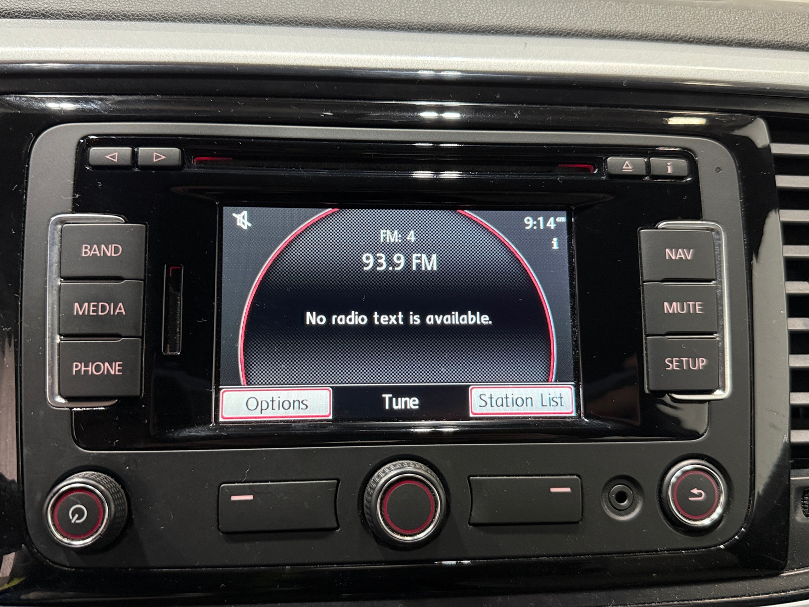 Thumbnail: 2015 Volkswagen Beetle - 4