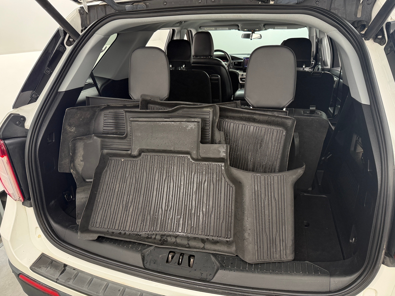 Thumbnail: 2020 Ford Explorer - 7