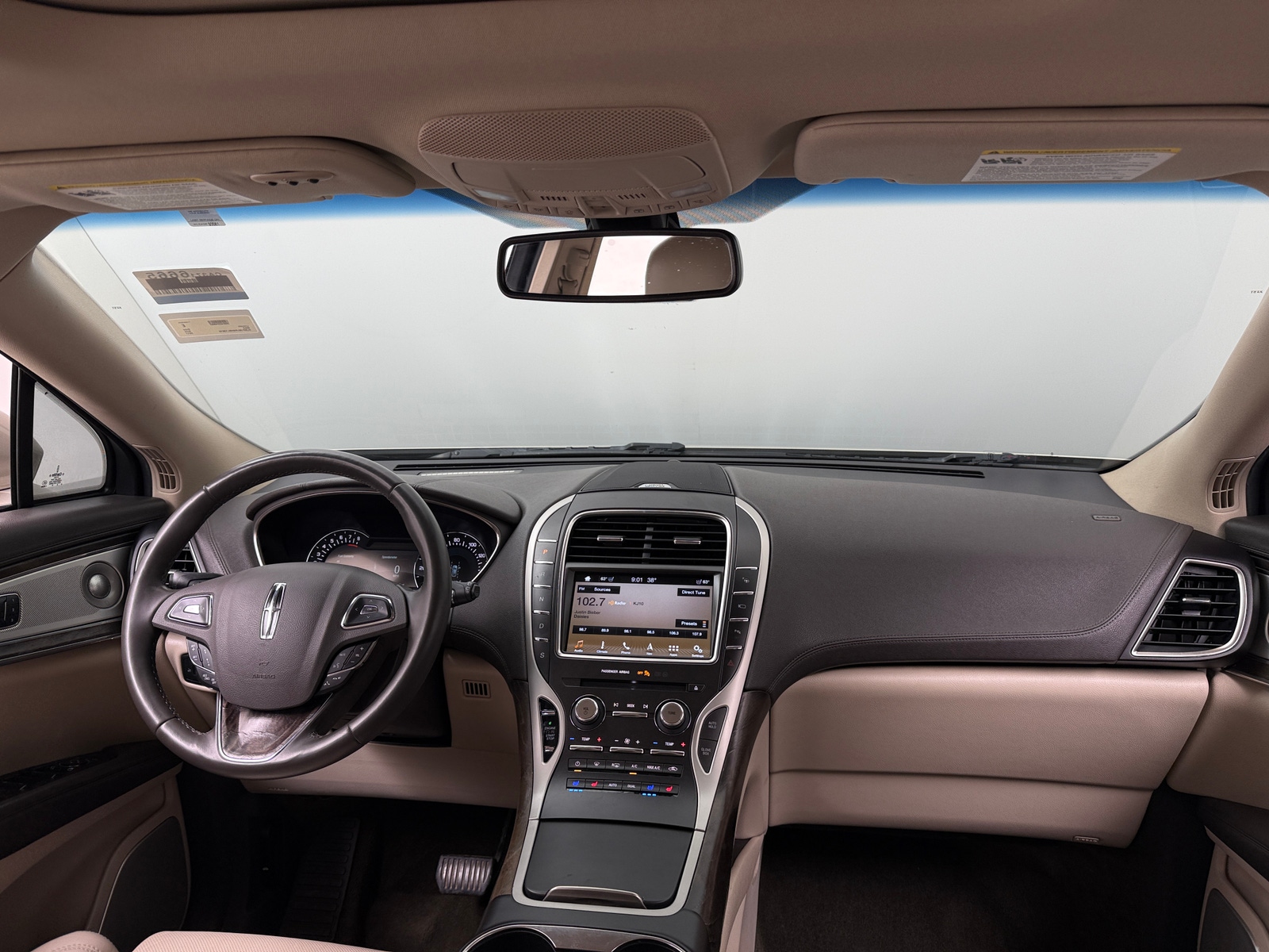 Thumbnail: 2017 Lincoln MKX - 2