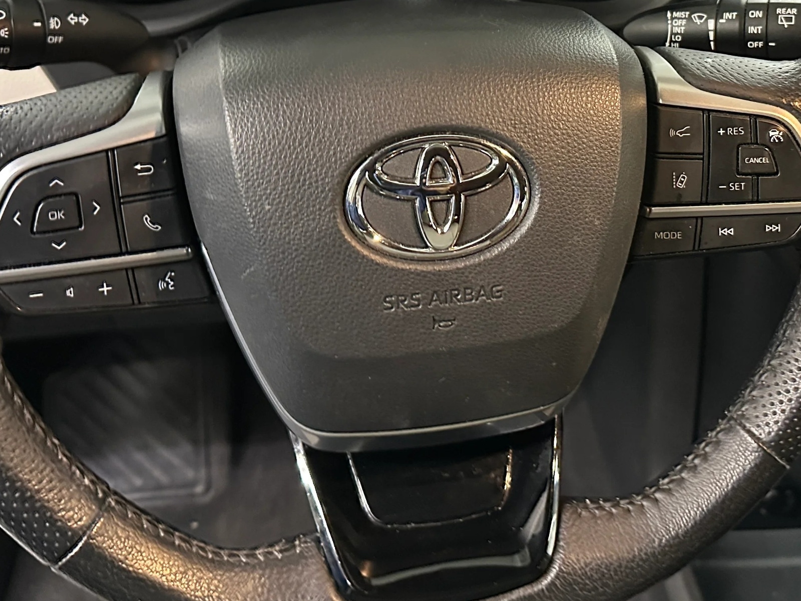 Thumbnail: 2021 Toyota Sienna - 4