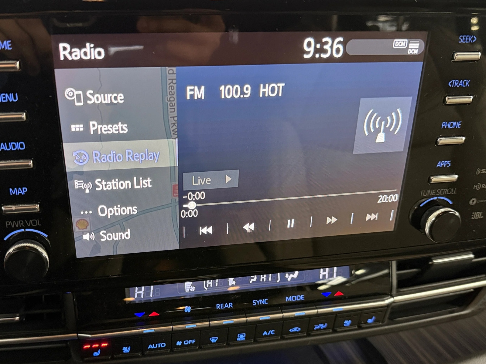 Thumbnail: 2021 Toyota Sienna - 3