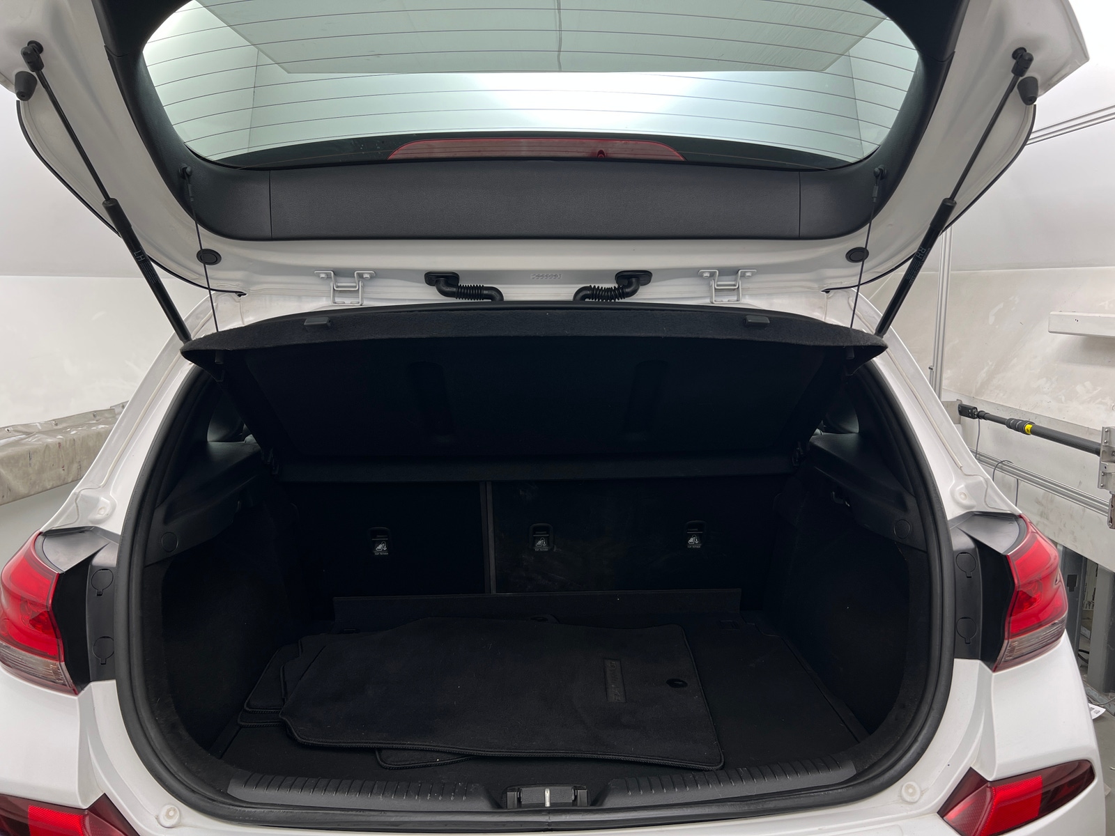 Thumbnail: 2020 Hyundai Elantra - 6