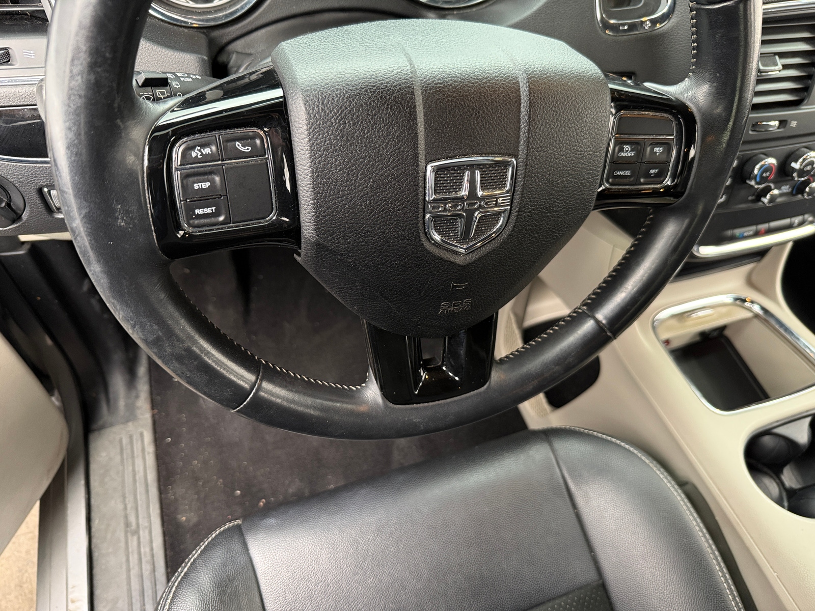 Thumbnail: 2017 Dodge Grand Caravan - 4