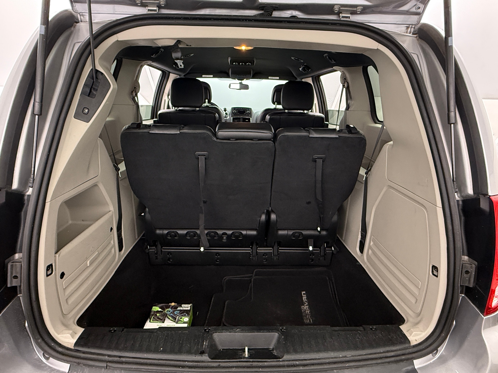 Thumbnail: 2017 Dodge Grand Caravan - 6