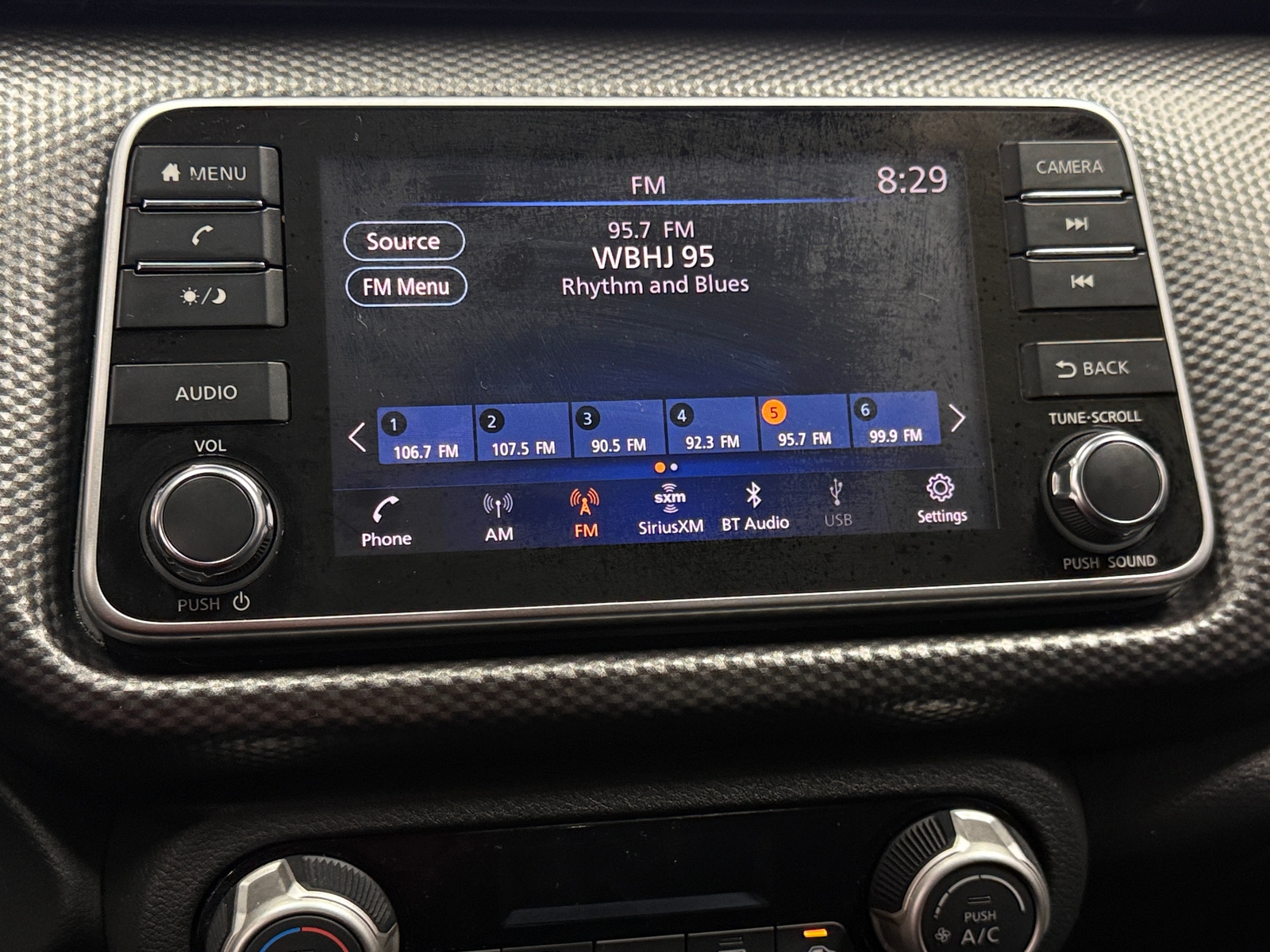 Thumbnail: 2019 Nissan Kicks - 4