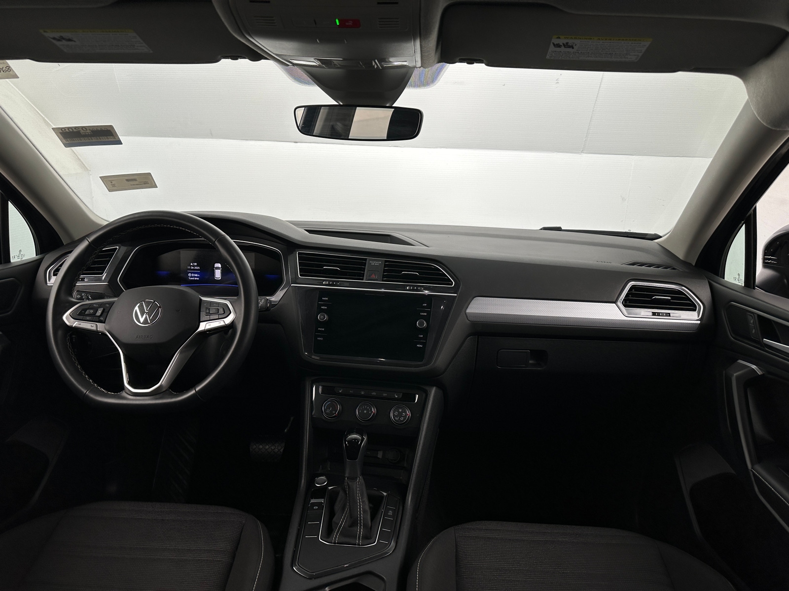 Thumbnail: 2024 Volkswagen Tiguan - 3