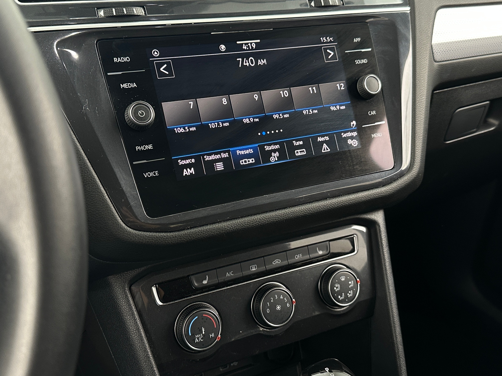 Thumbnail: 2024 Volkswagen Tiguan - 4