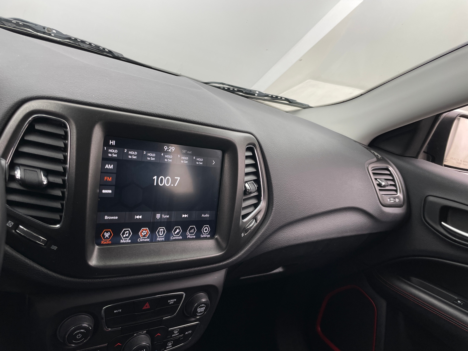 Thumbnail: 2018 Jeep Compass - 4