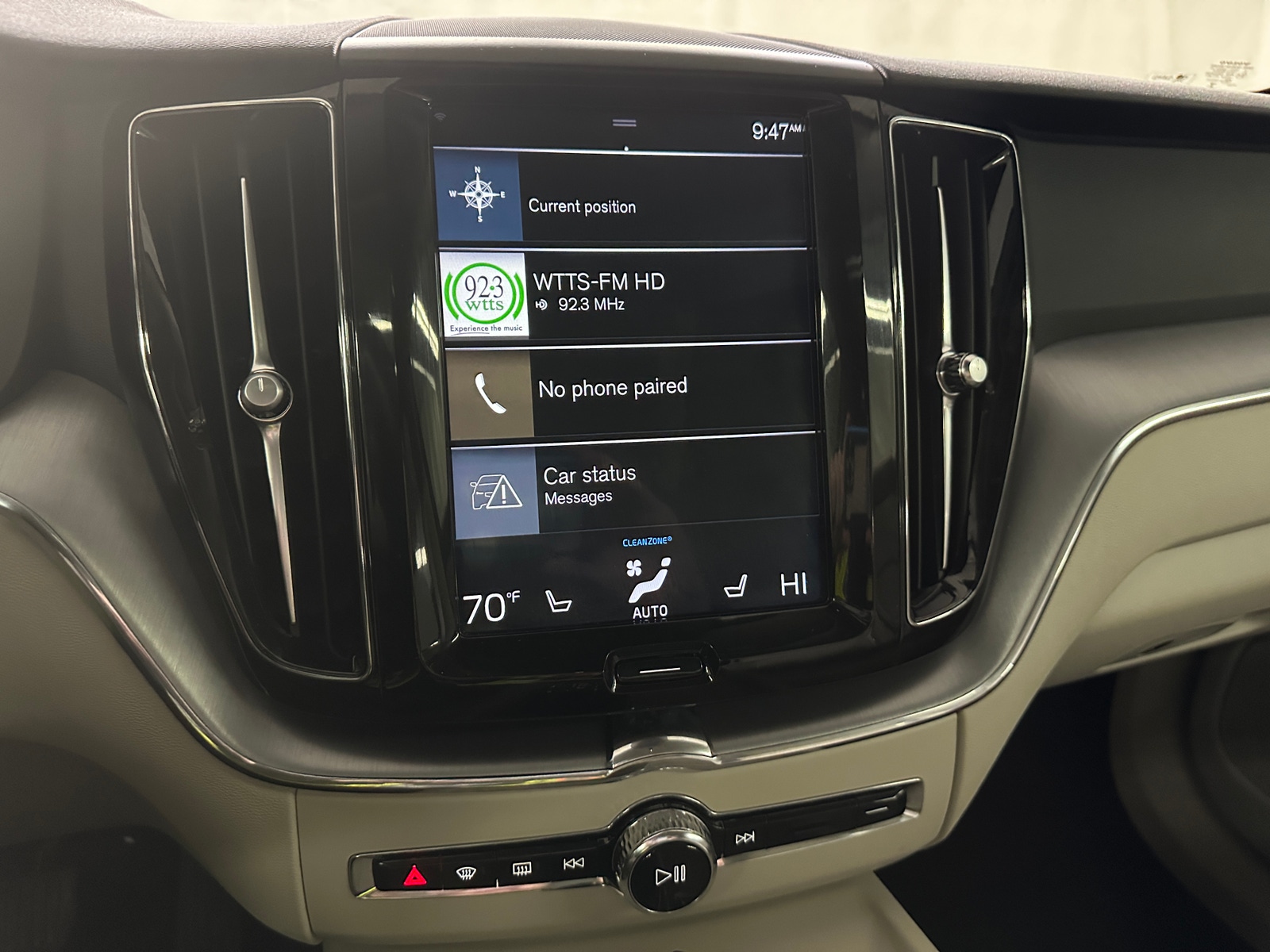 Thumbnail: 2018 Volvo XC60 - 3