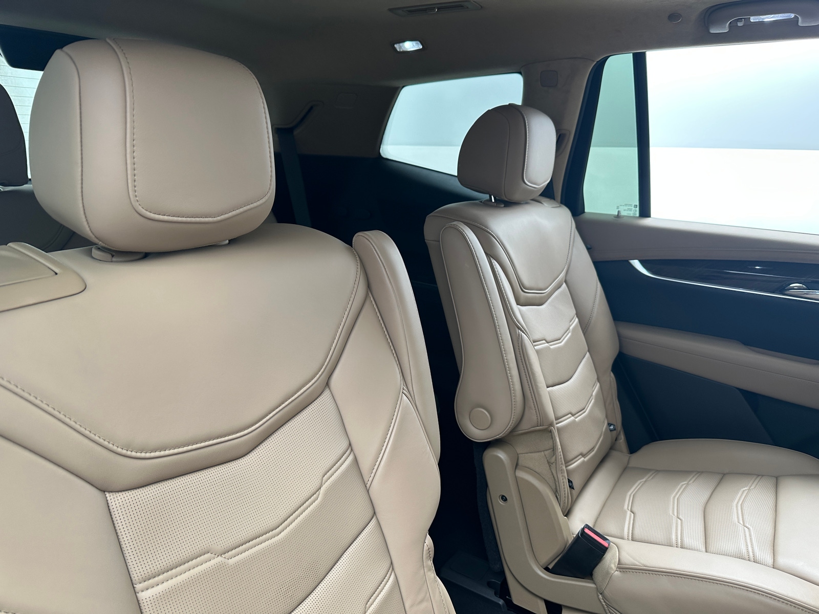 Thumbnail: 2022 Cadillac XT6 - 5