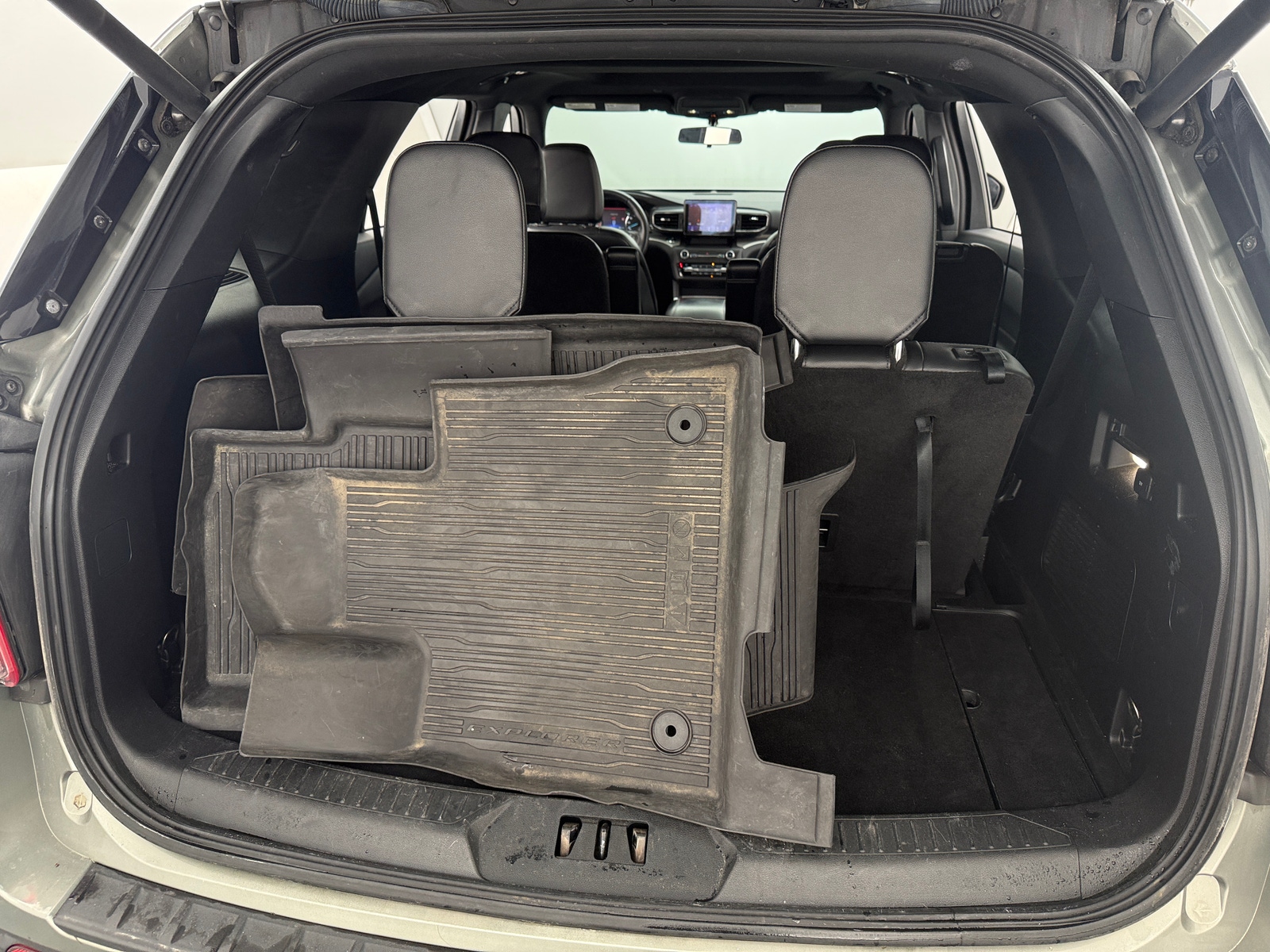 Thumbnail: 2020 Ford Explorer - 6