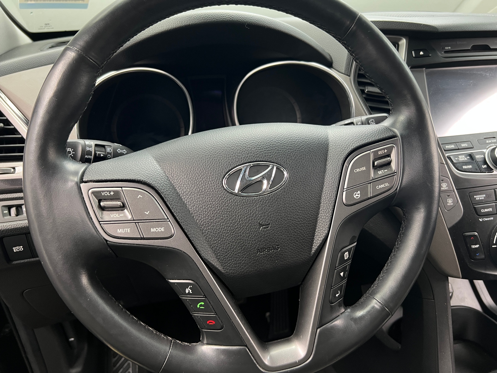 Thumbnail: 2014 Hyundai Santa Fe - 4