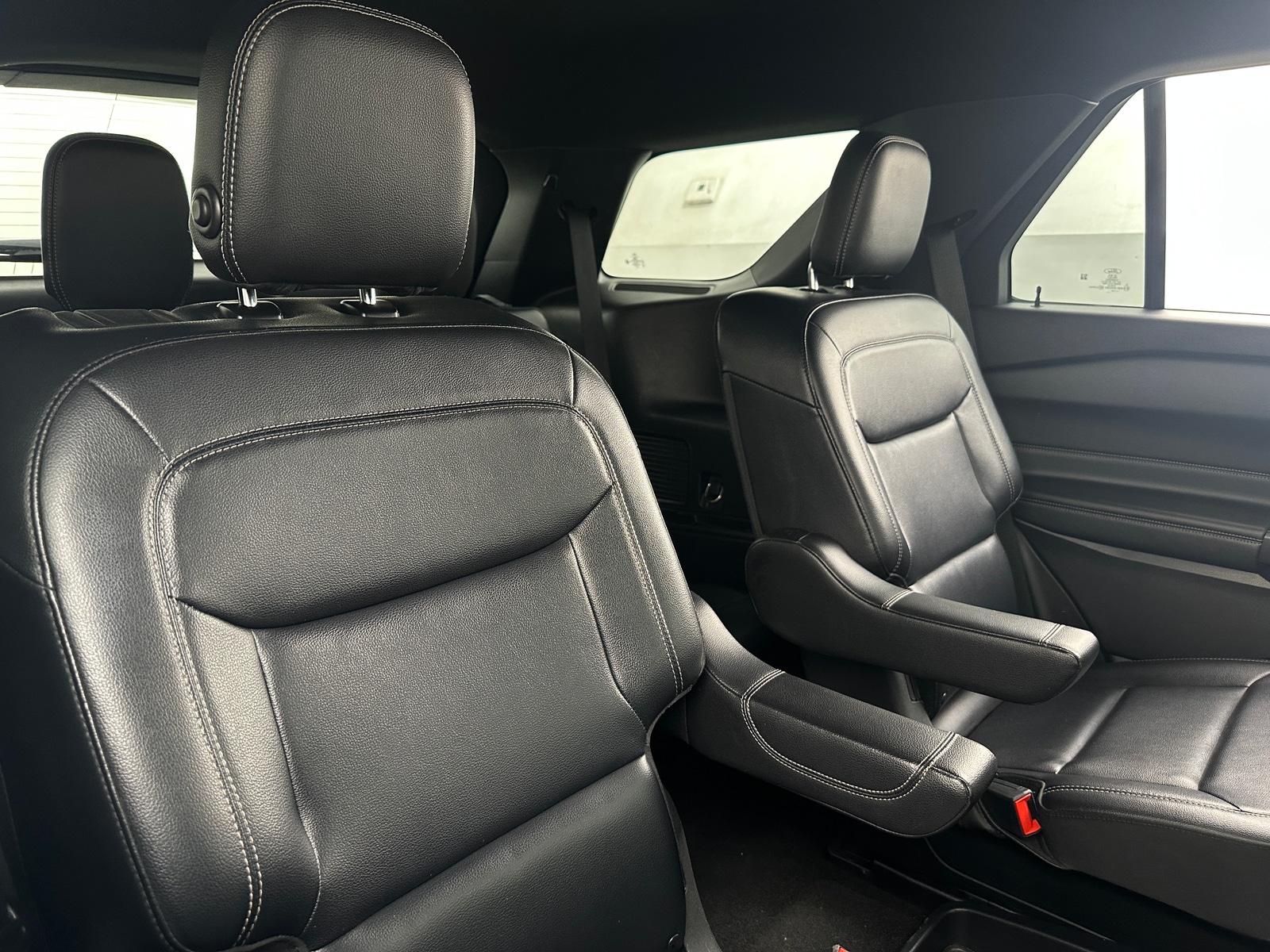 Thumbnail: 2020 Ford Explorer - 6