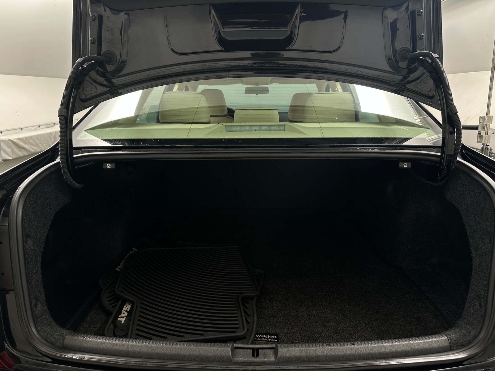 Thumbnail: 2018 Volkswagen Passat - 7