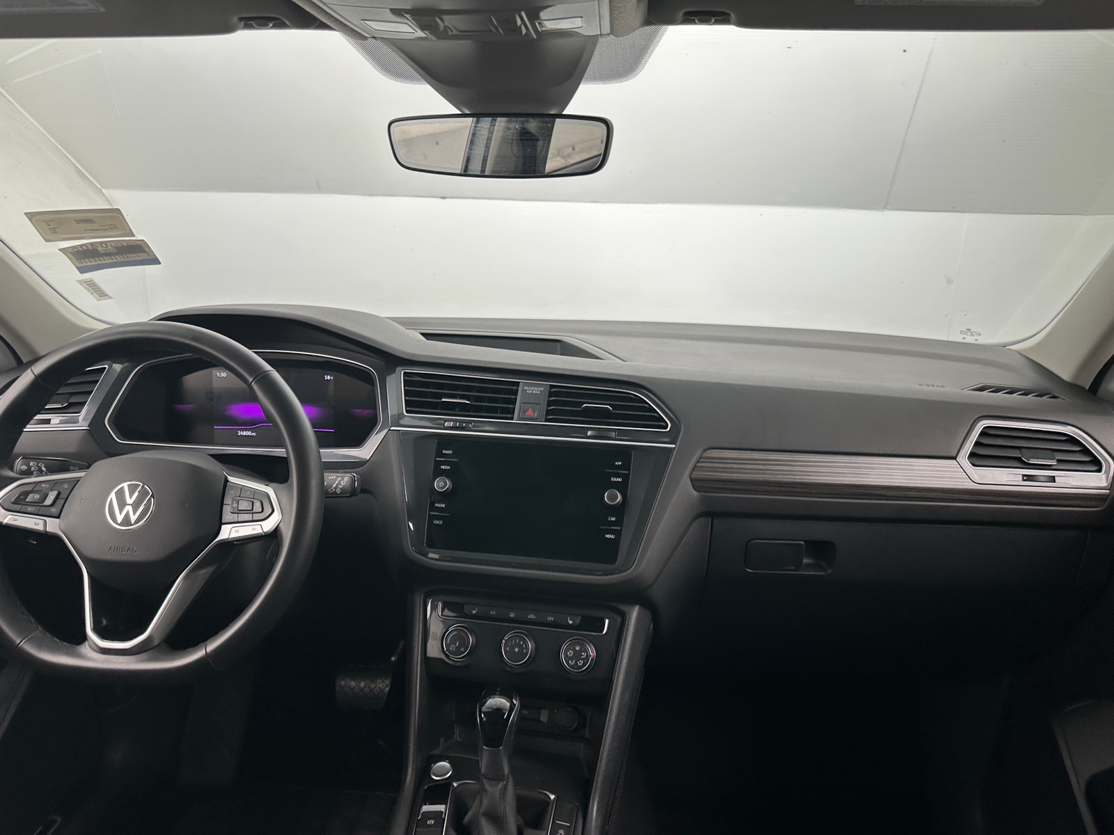 Thumbnail: 2024 Volkswagen Tiguan - 2