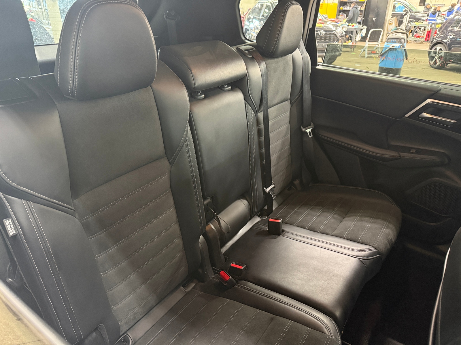 Thumbnail: 2024 Mitsubishi Outlander - 5