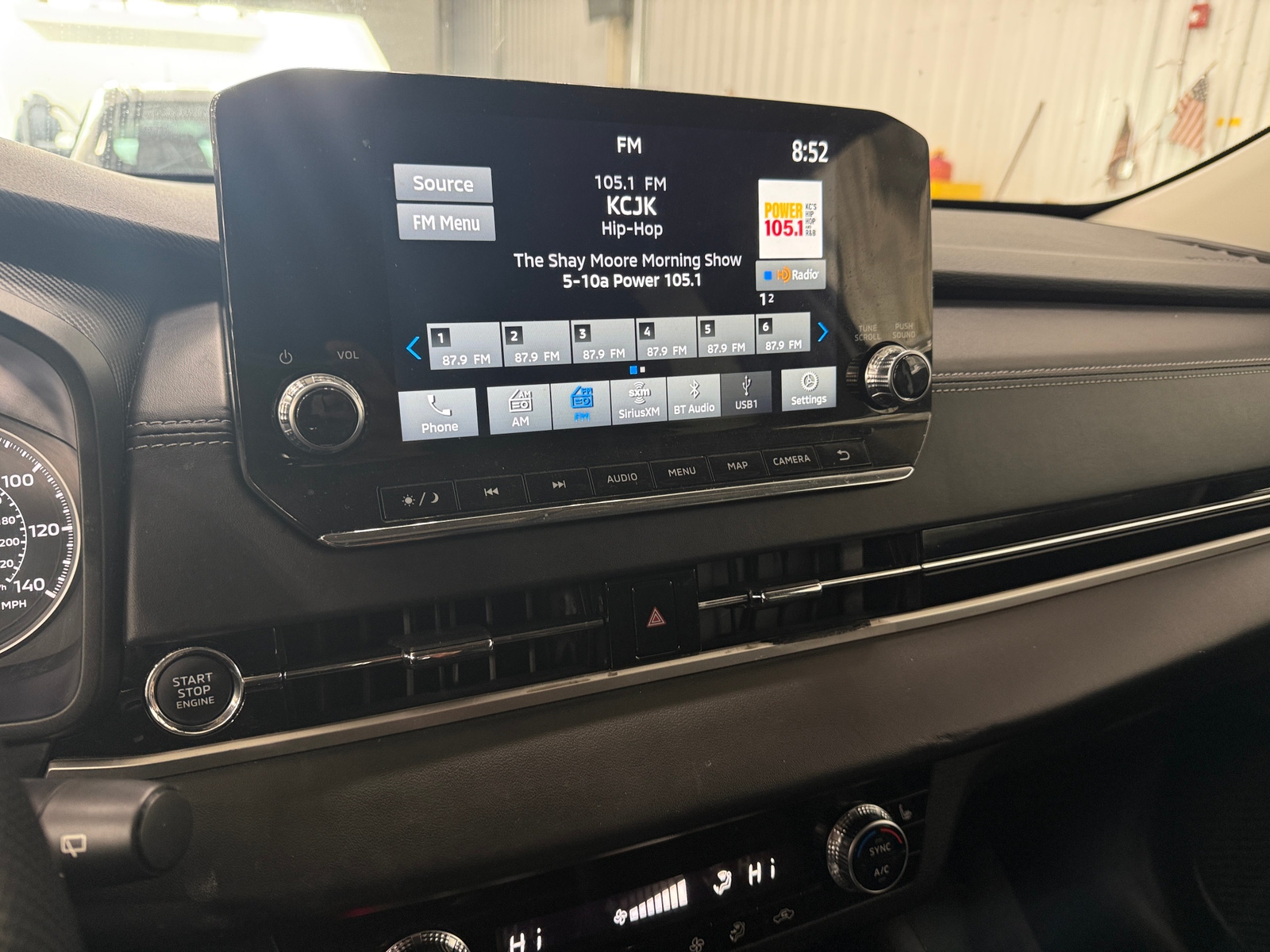 Thumbnail: 2024 Mitsubishi Outlander - 3