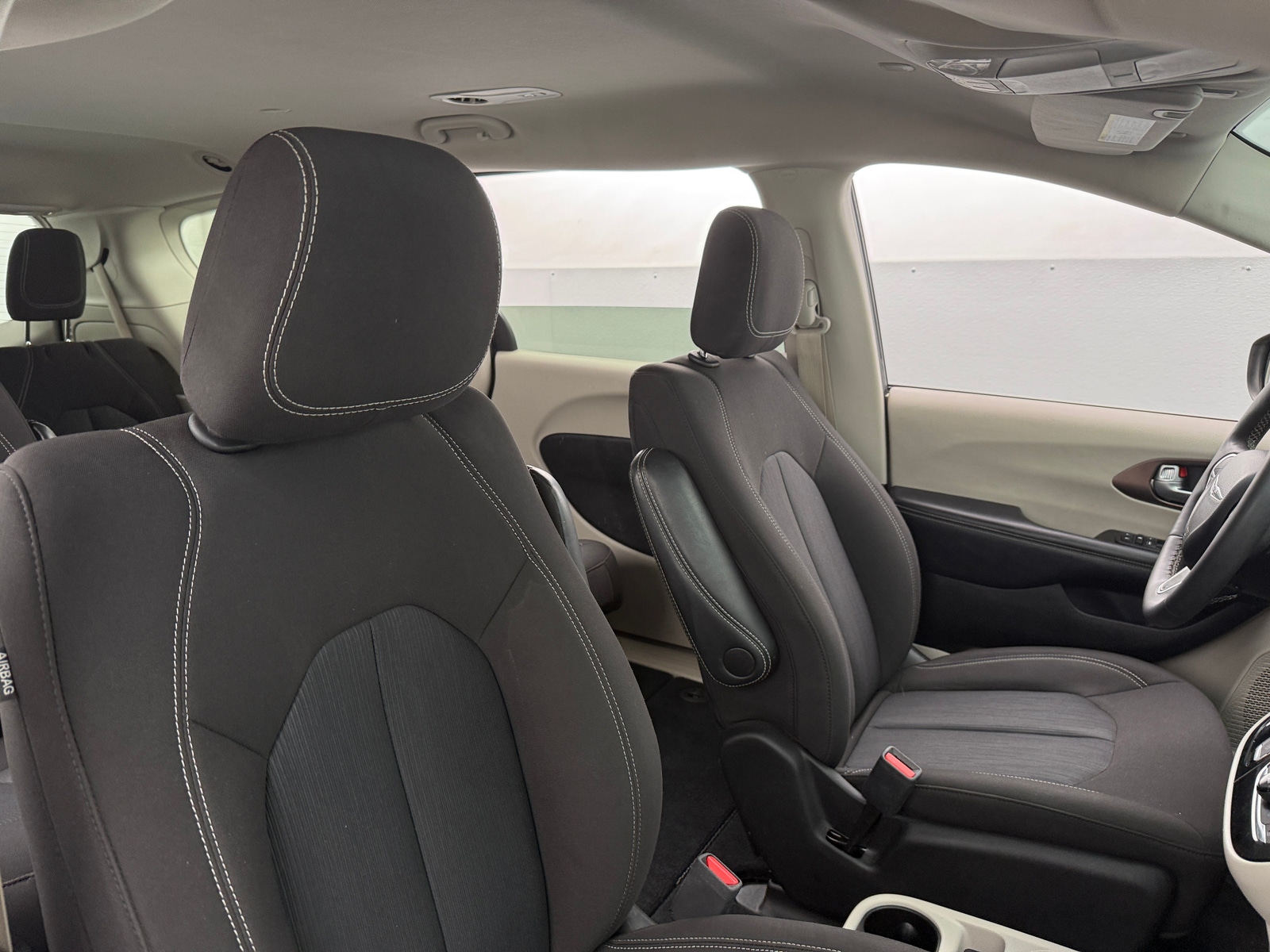 Thumbnail: 2023 Chrysler Voyager - 2