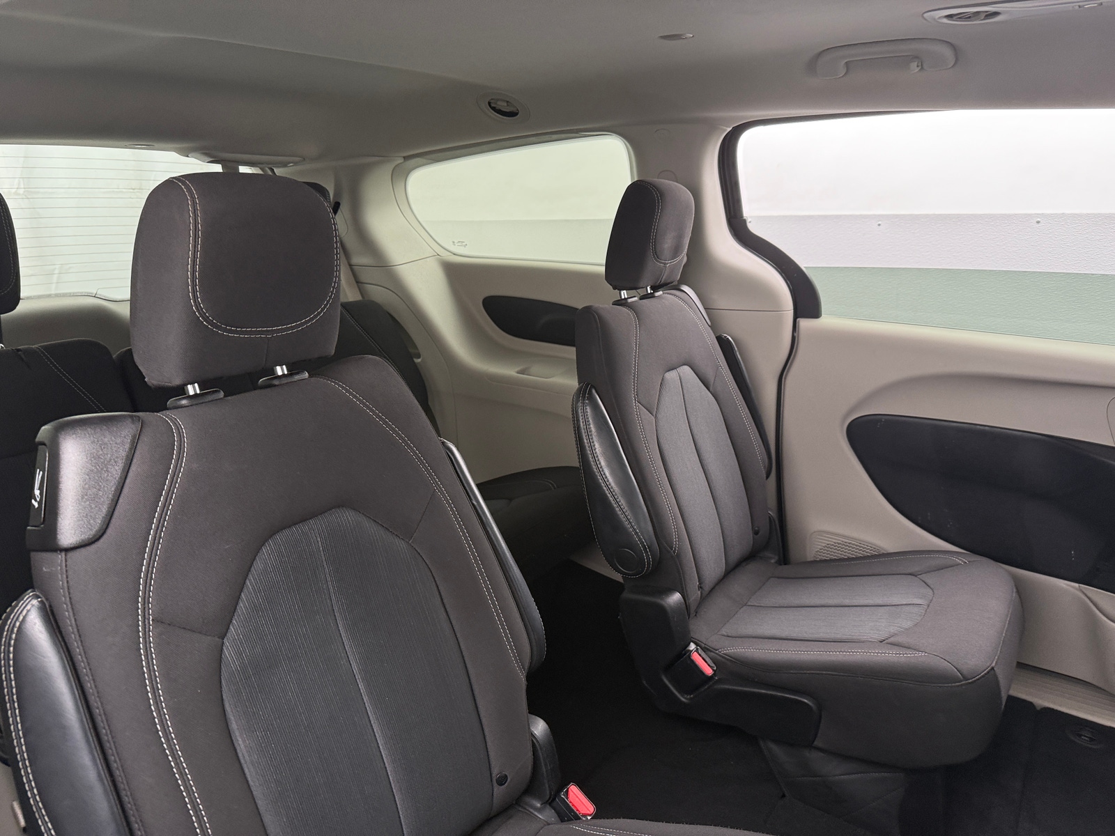 Thumbnail: 2023 Chrysler Voyager - 6