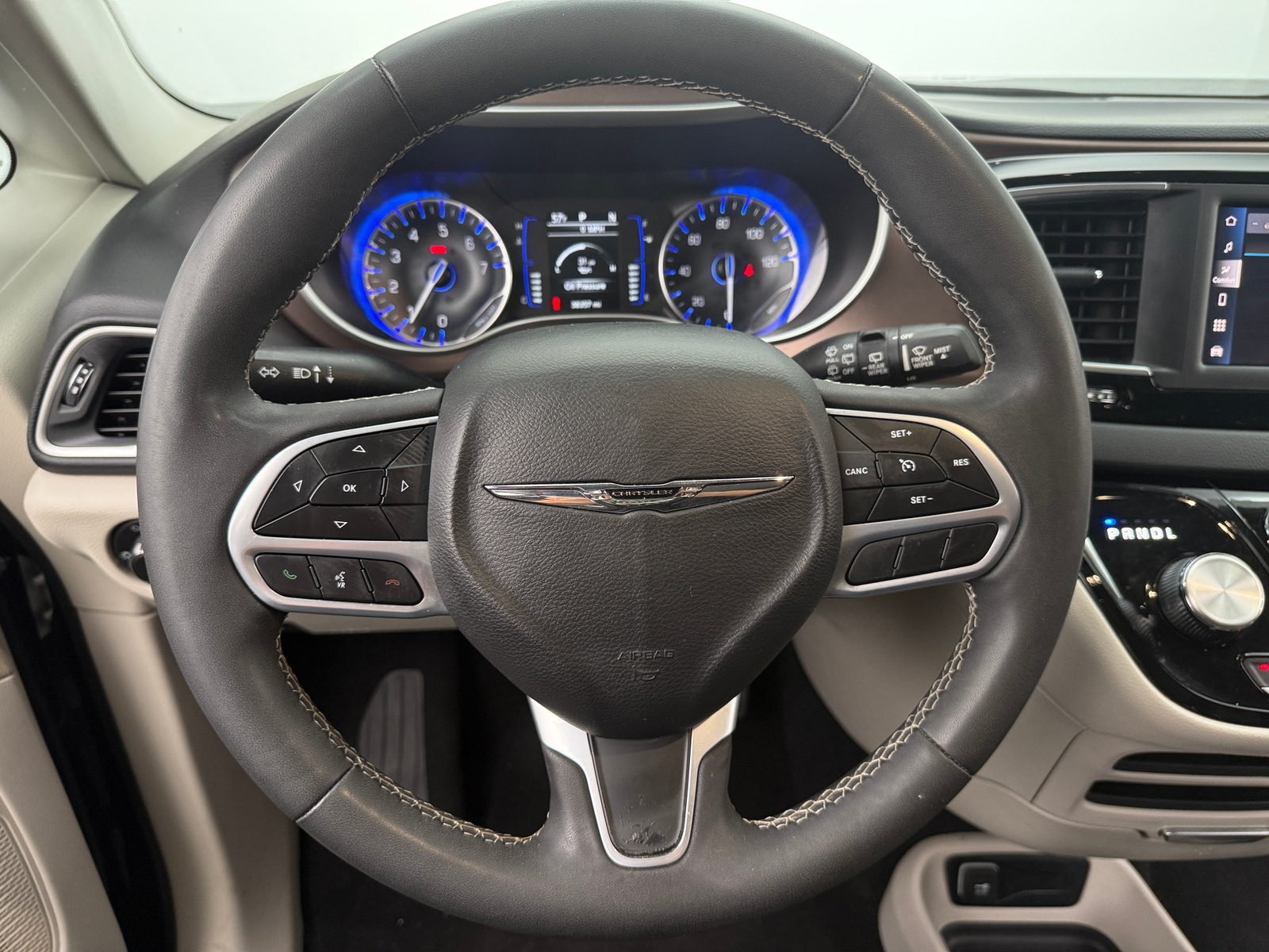 Thumbnail: 2023 Chrysler Voyager - 5