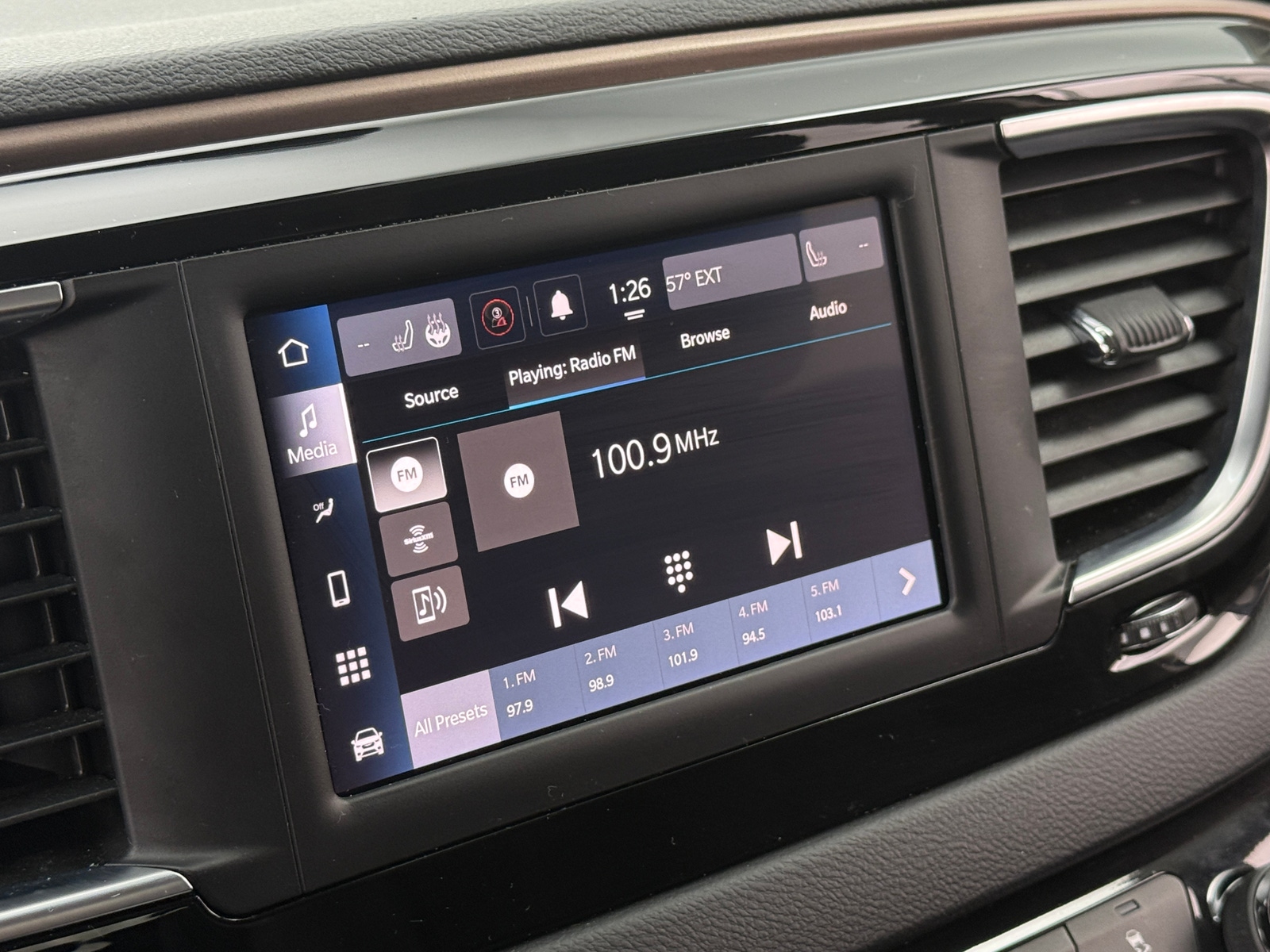 Thumbnail: 2023 Chrysler Voyager - 4