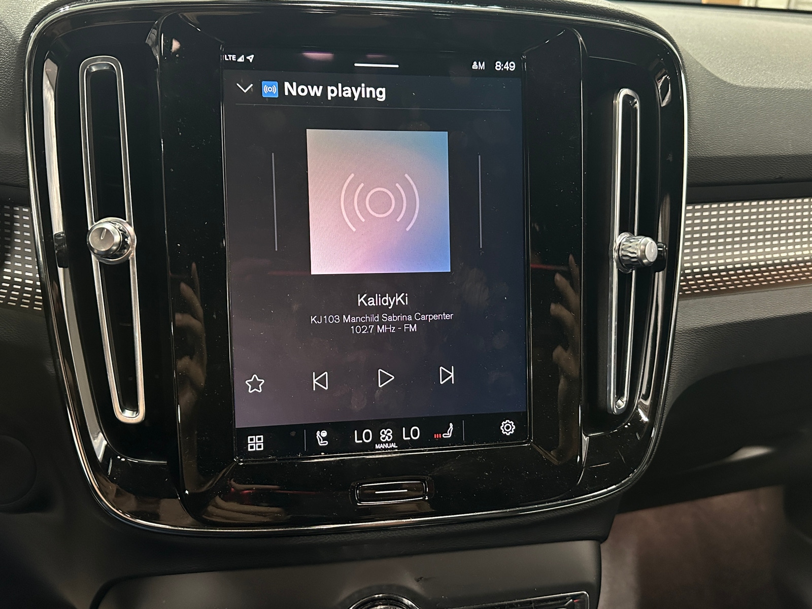 Thumbnail: 2021 Volvo XC40 - 3